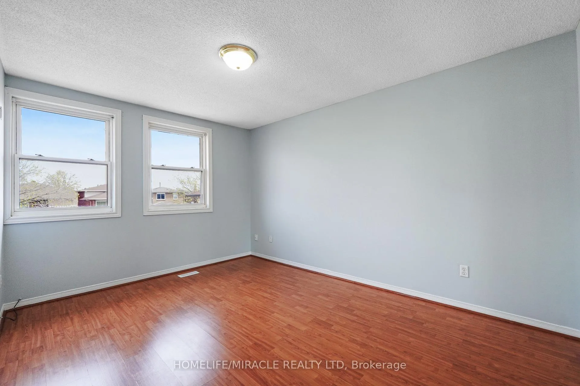 Photo 18 of 27 Deerpark Crescent S, Brampton, Brampton West — HOMEH