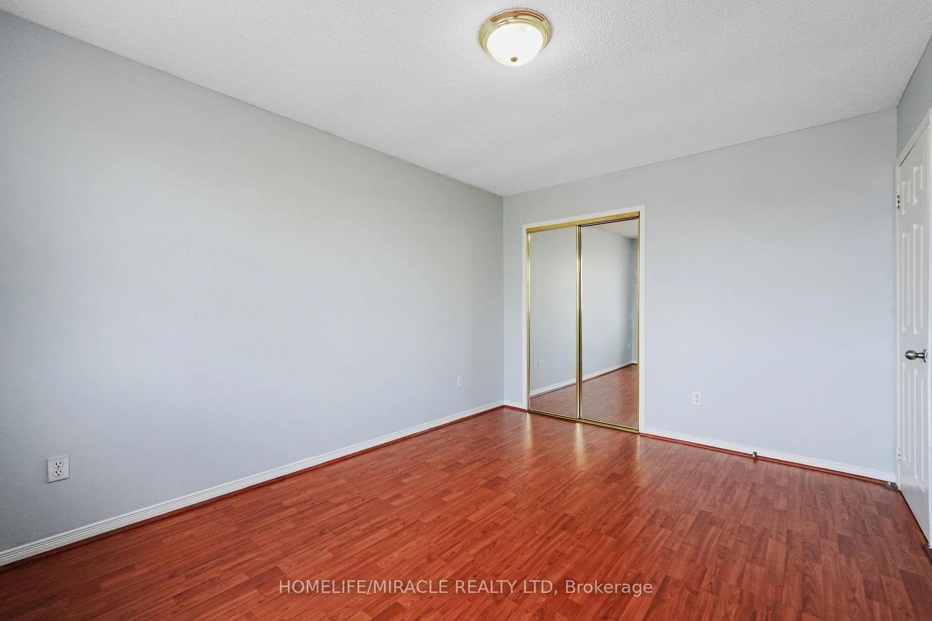 Photo 20 of 27 Deerpark Crescent S, Brampton, Brampton West — HOMEH