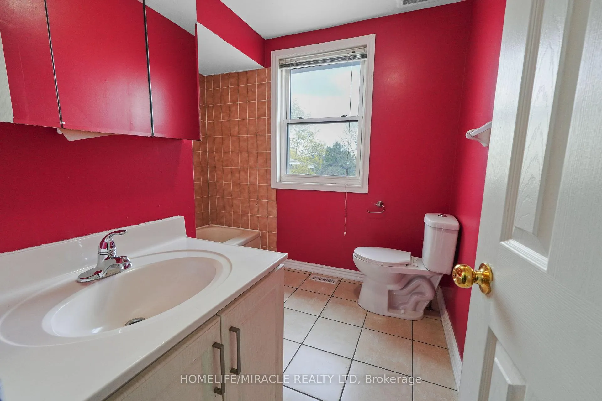 Photo 21 of 27 Deerpark Crescent S, Brampton, Brampton West — HOMEH