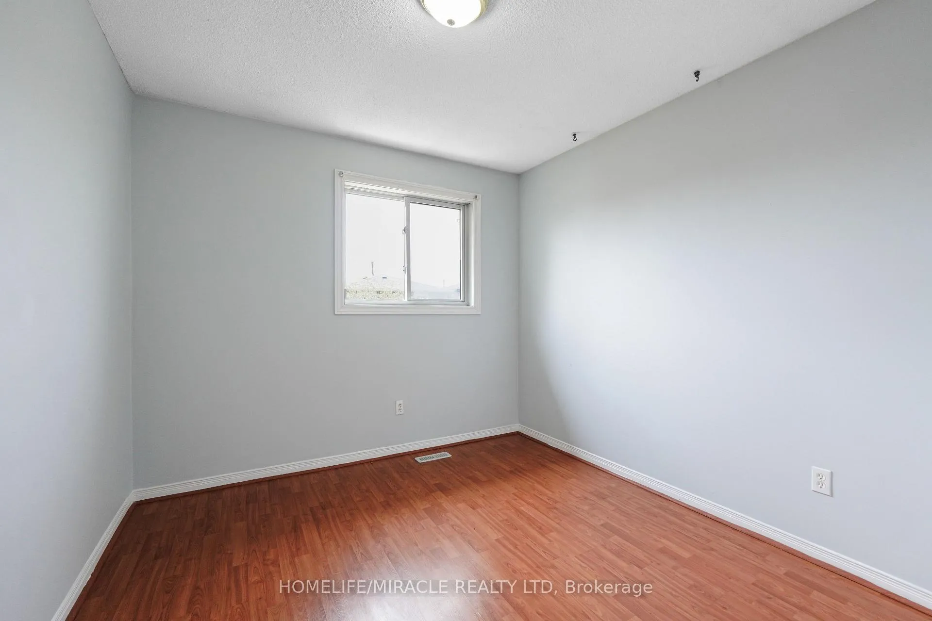 Photo 26 of 27 Deerpark Crescent S, Brampton, Brampton West — HOMEH