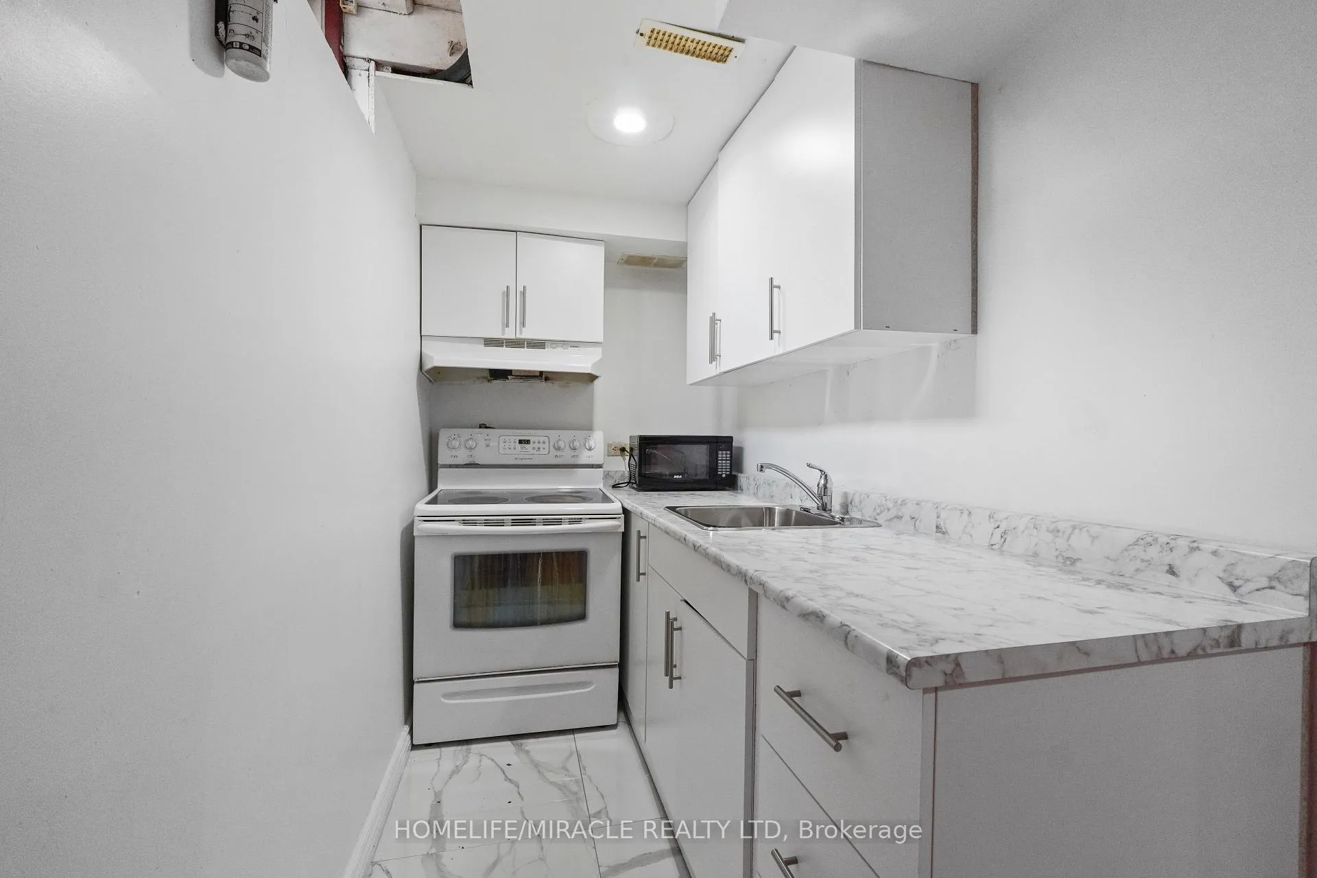 Photo 35 of 27 Deerpark Crescent S, Brampton, Brampton West — HOMEH