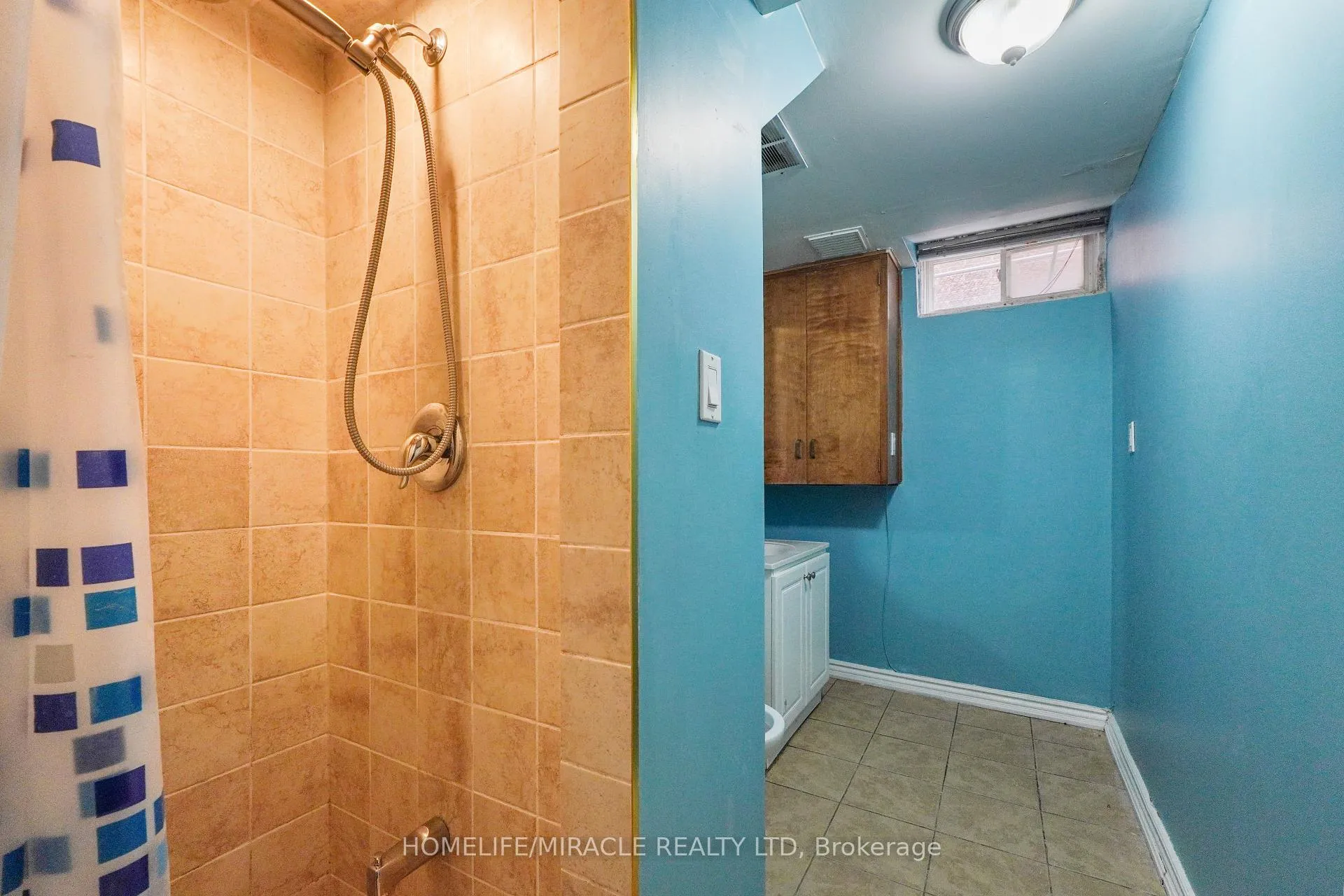 Photo 37 of 27 Deerpark Crescent S, Brampton, Brampton West — HOMEH