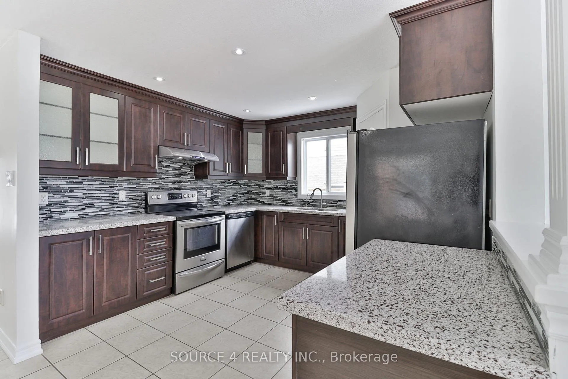 Photo 7 of 202 Franklyn Street, Shelburne — HOMEH