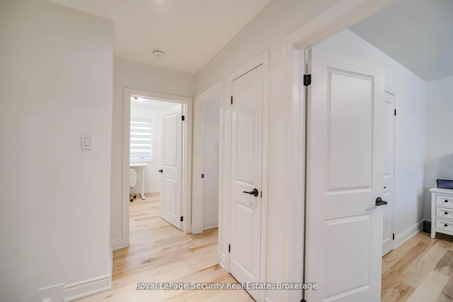 Photo 12 of 37 Marshall Street, Barrie, Allandale Heights — HOMEH