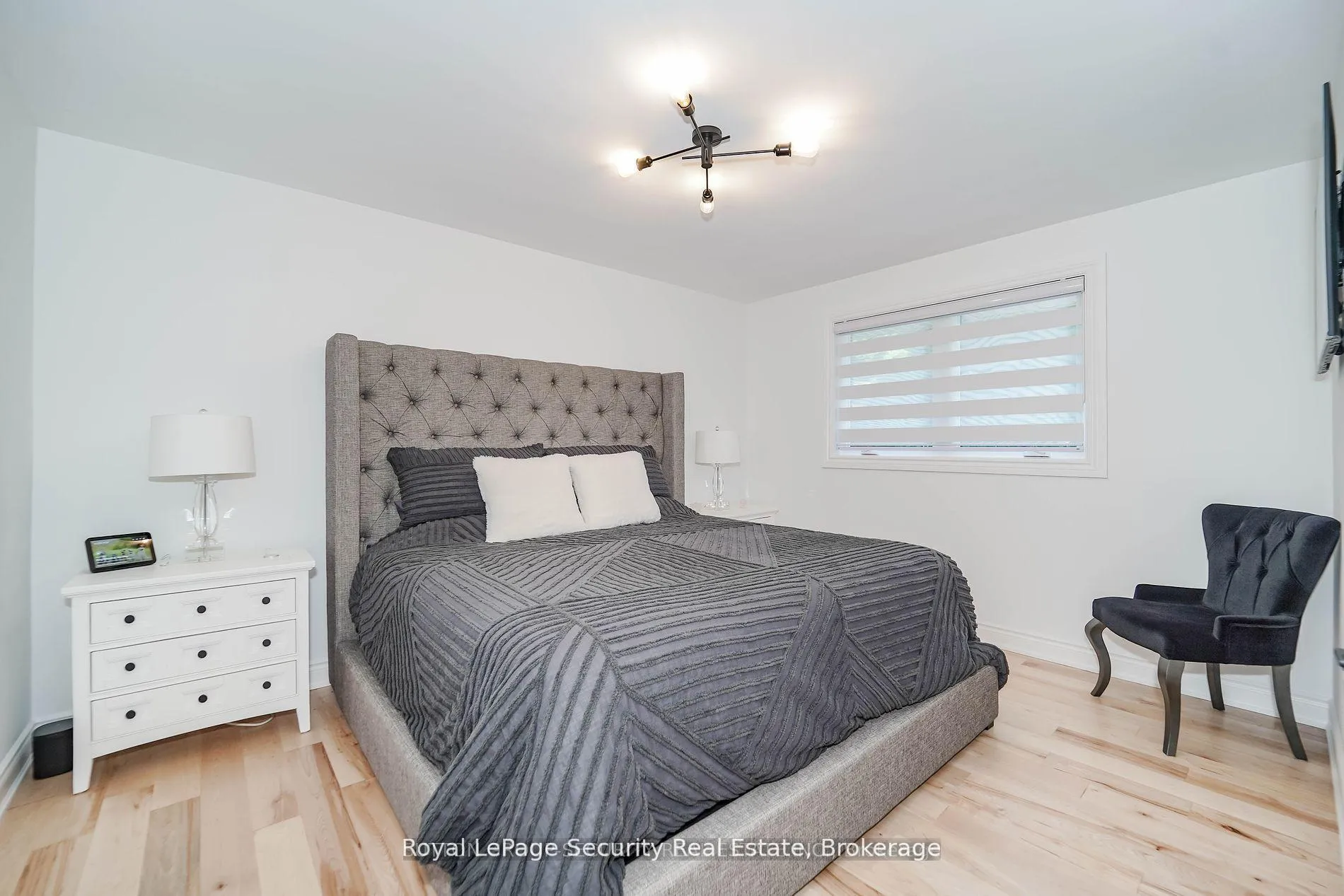 Photo 13 of 37 Marshall Street, Barrie, Allandale Heights — HOMEH