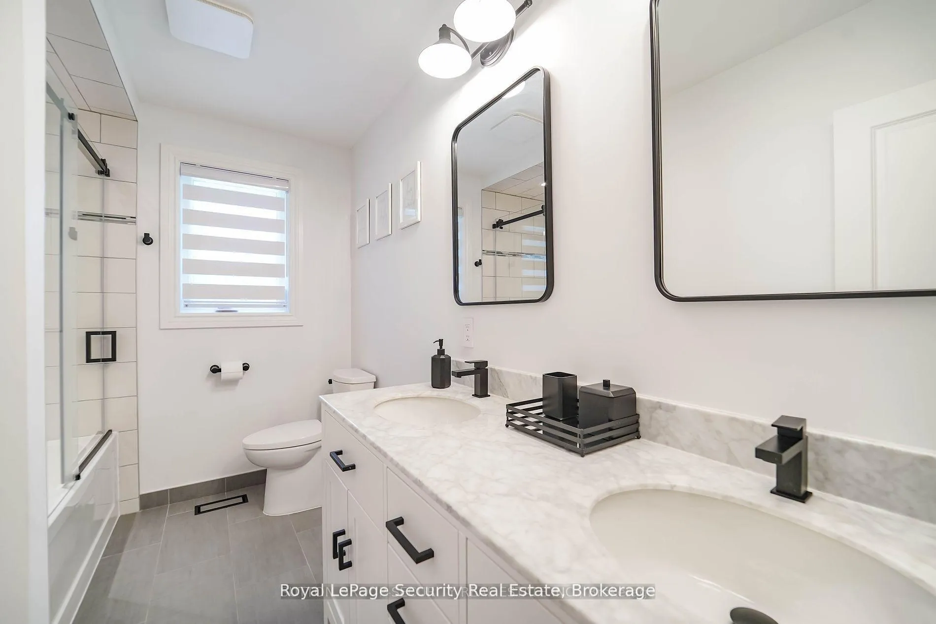 Photo 20 of 37 Marshall Street, Barrie, Allandale Heights — HOMEH