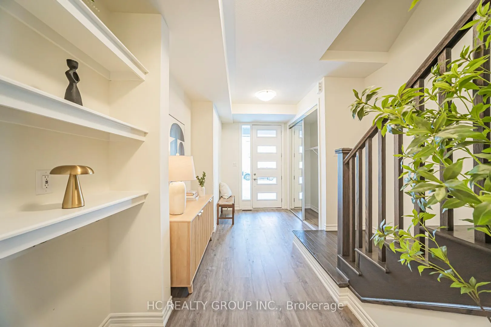 Photo 2 of 82 Thomas Frisby Jr Crescent, Markham, Victoria Square — HOMEH