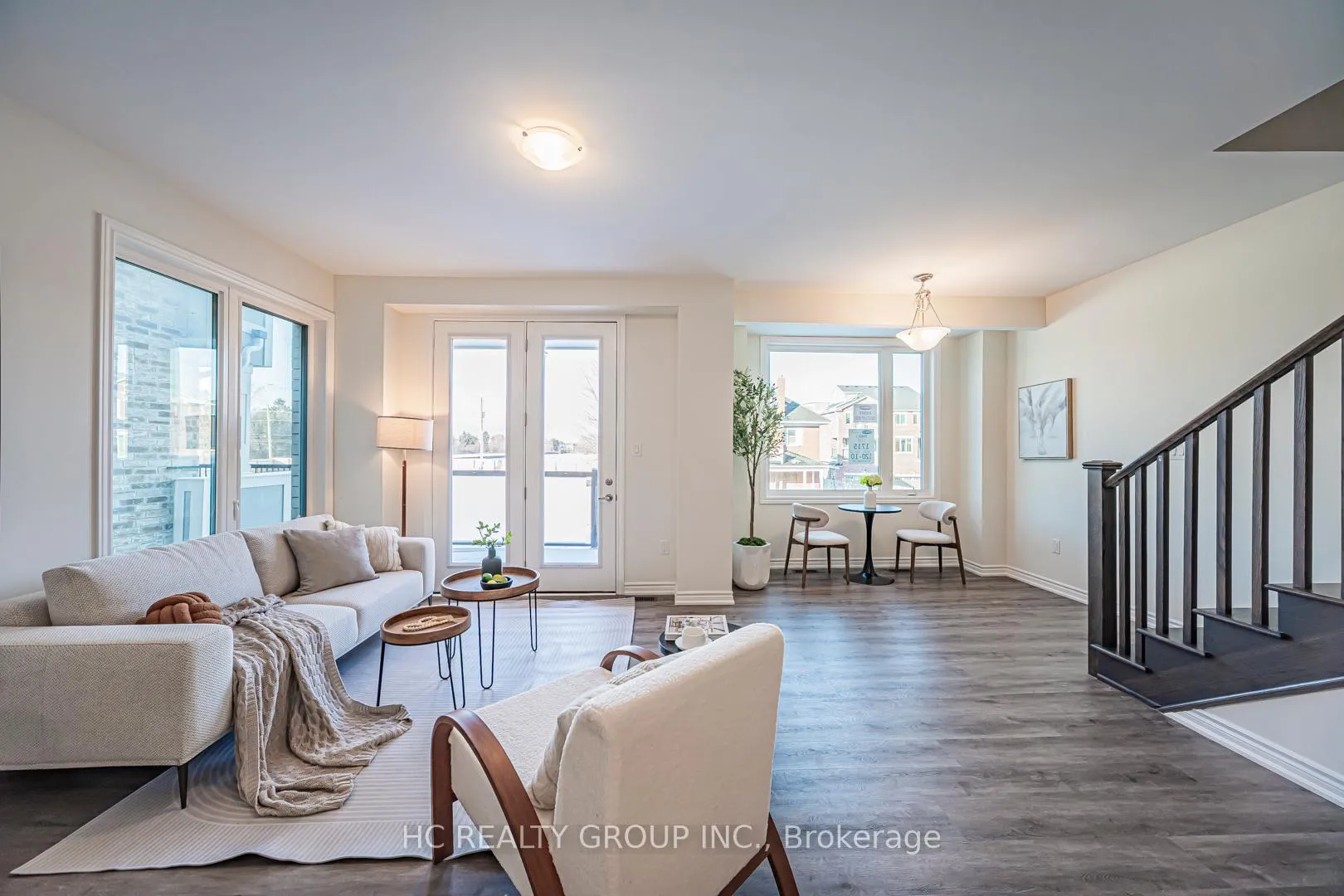 Photo 7 of 82 Thomas Frisby Jr Crescent, Markham, Victoria Square — HOMEH