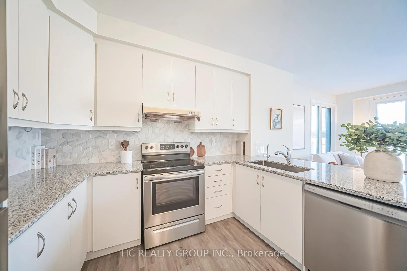 Photo 18 of 82 Thomas Frisby Jr Crescent, Markham, Victoria Square — HOMEH