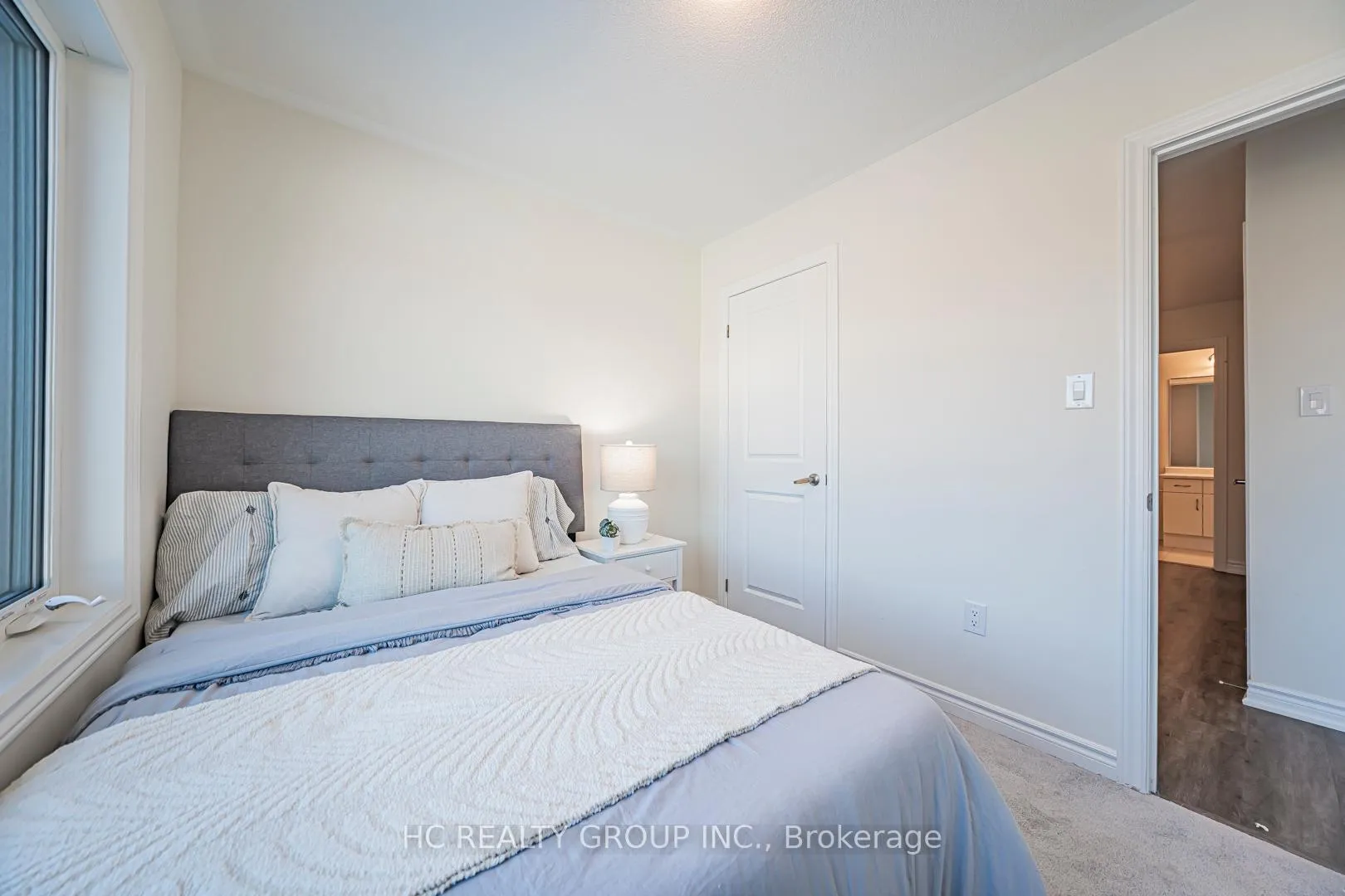 Photo 27 of 82 Thomas Frisby Jr Crescent, Markham, Victoria Square — HOMEH