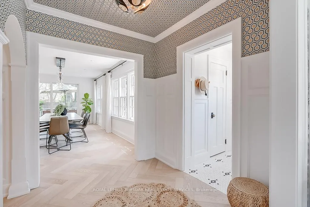 Photo 3 of 1060 Mohawk Road, Burlington, LaSalle — HOMEH