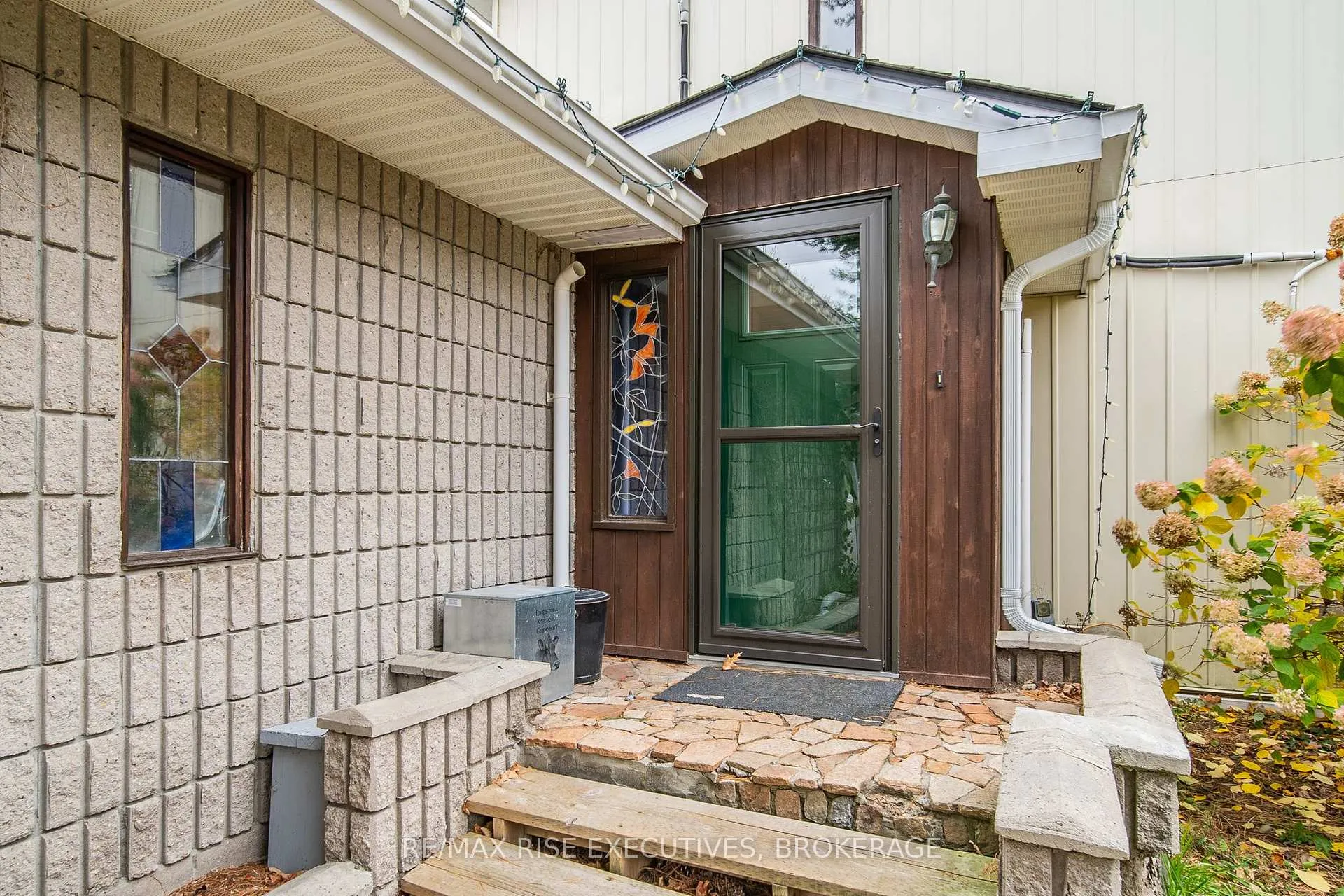 Photo 4 of 2336 Battersea Road, Kingston, City North of 401 — HOMEH