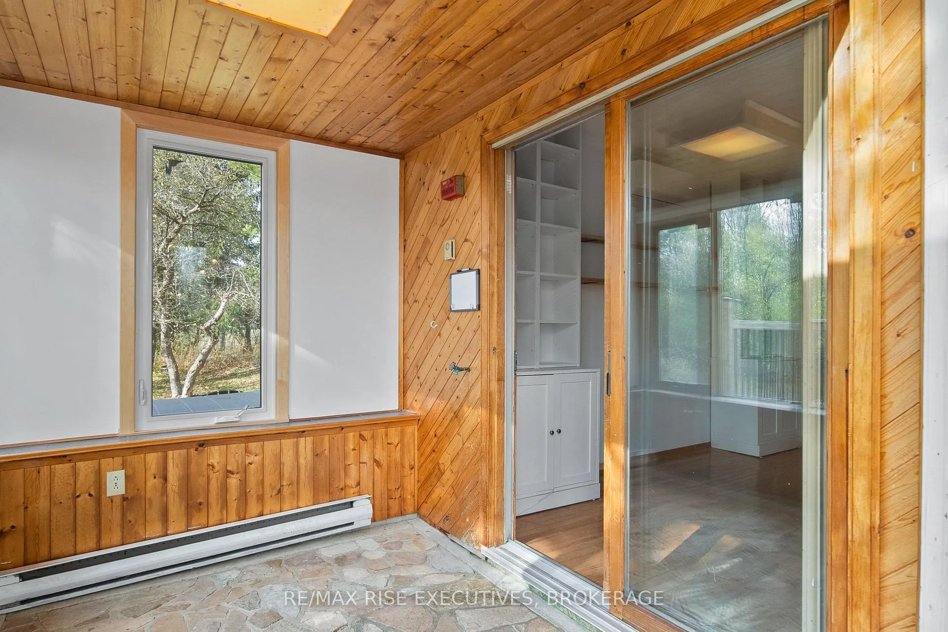 Photo 12 of 2336 Battersea Road, Kingston, City North of 401 — HOMEH