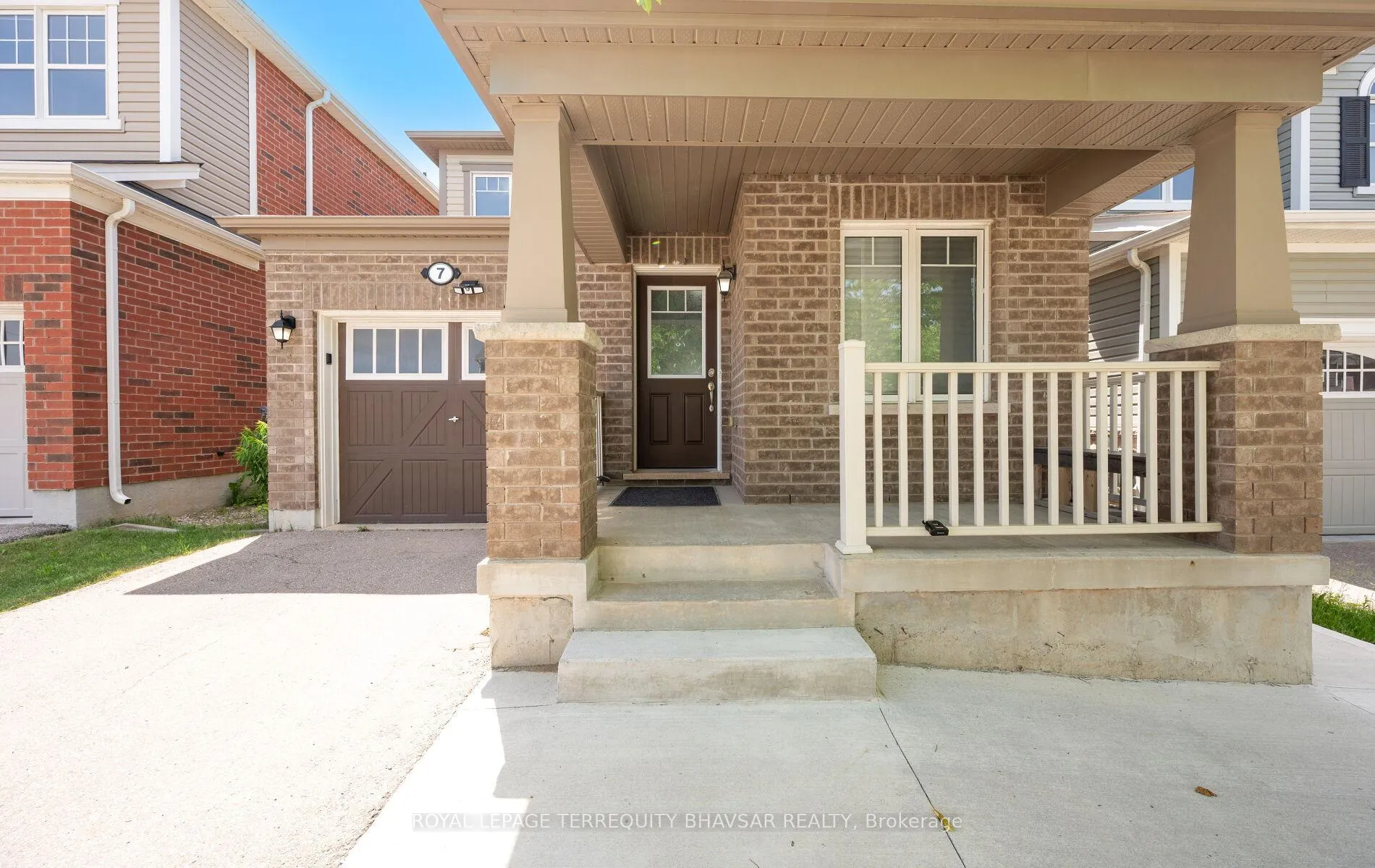 Photo 5 of 7 Shoreacres Drive, Kitchener, Rosenburg — HOMEH