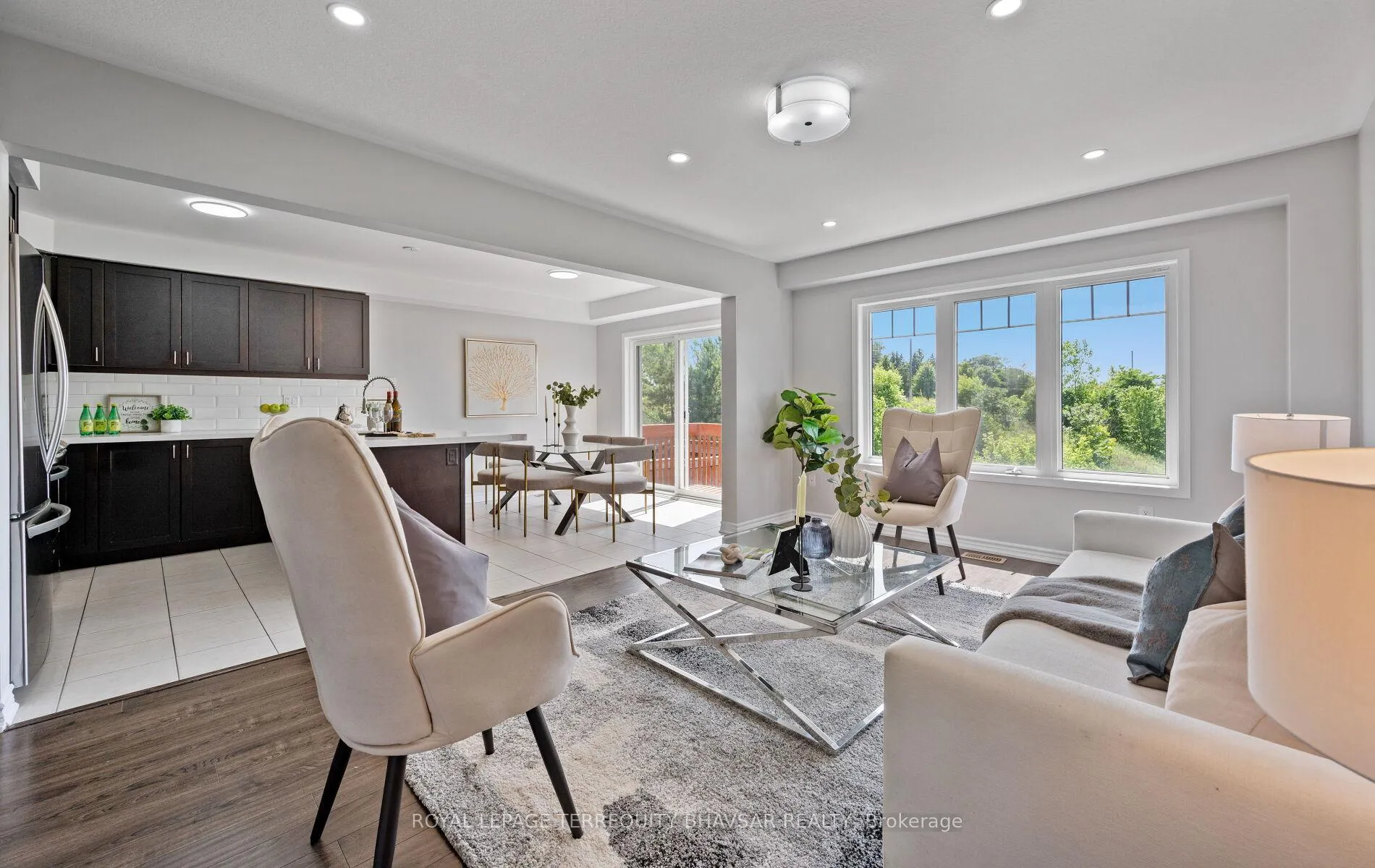 Photo 11 of 7 Shoreacres Drive, Kitchener, Rosenburg — HOMEH