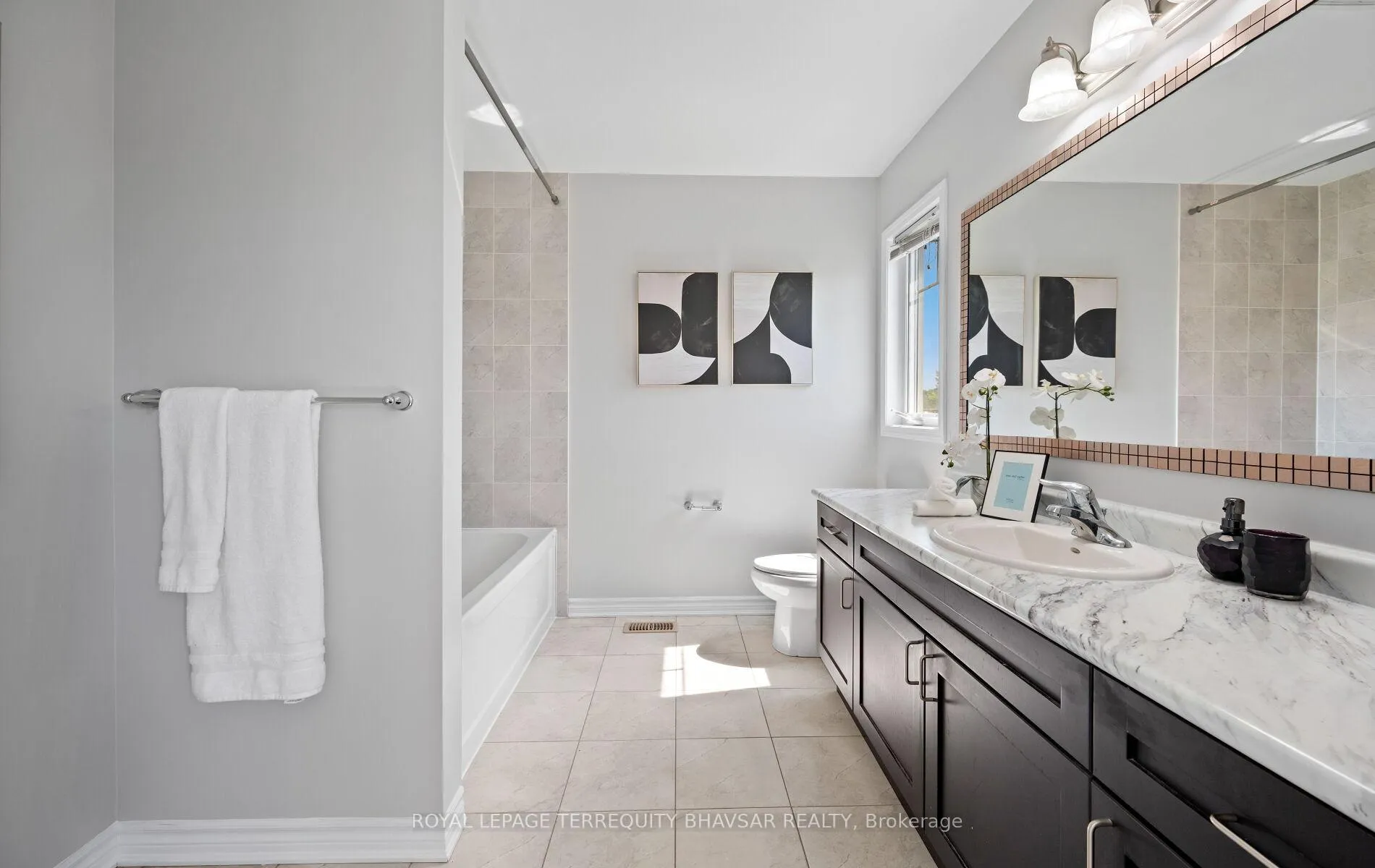 Photo 25 of 7 Shoreacres Drive, Kitchener, Rosenburg — HOMEH