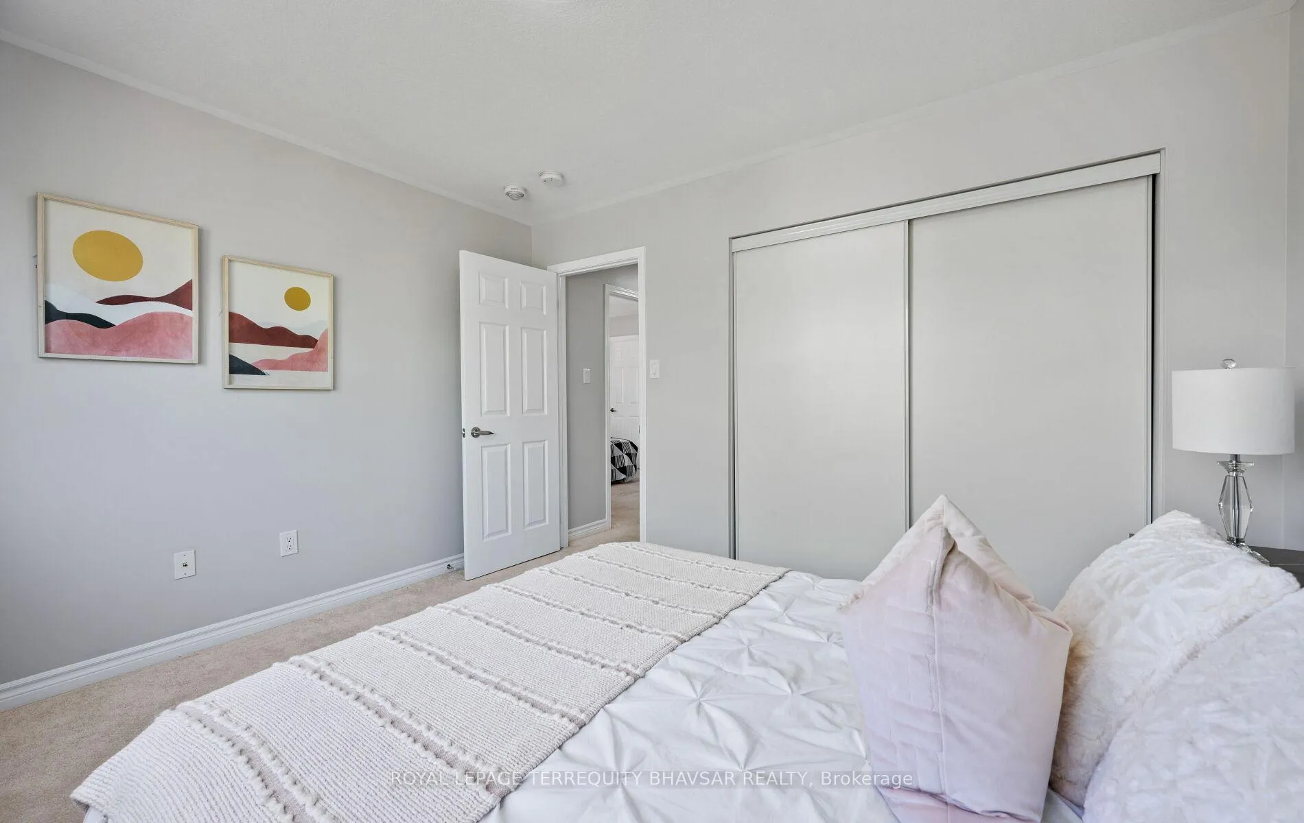 Photo 32 of 7 Shoreacres Drive, Kitchener, Rosenburg — HOMEH