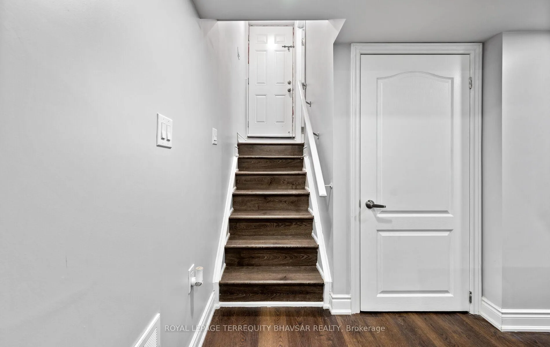 Photo 36 of 7 Shoreacres Drive, Kitchener, Rosenburg — HOMEH