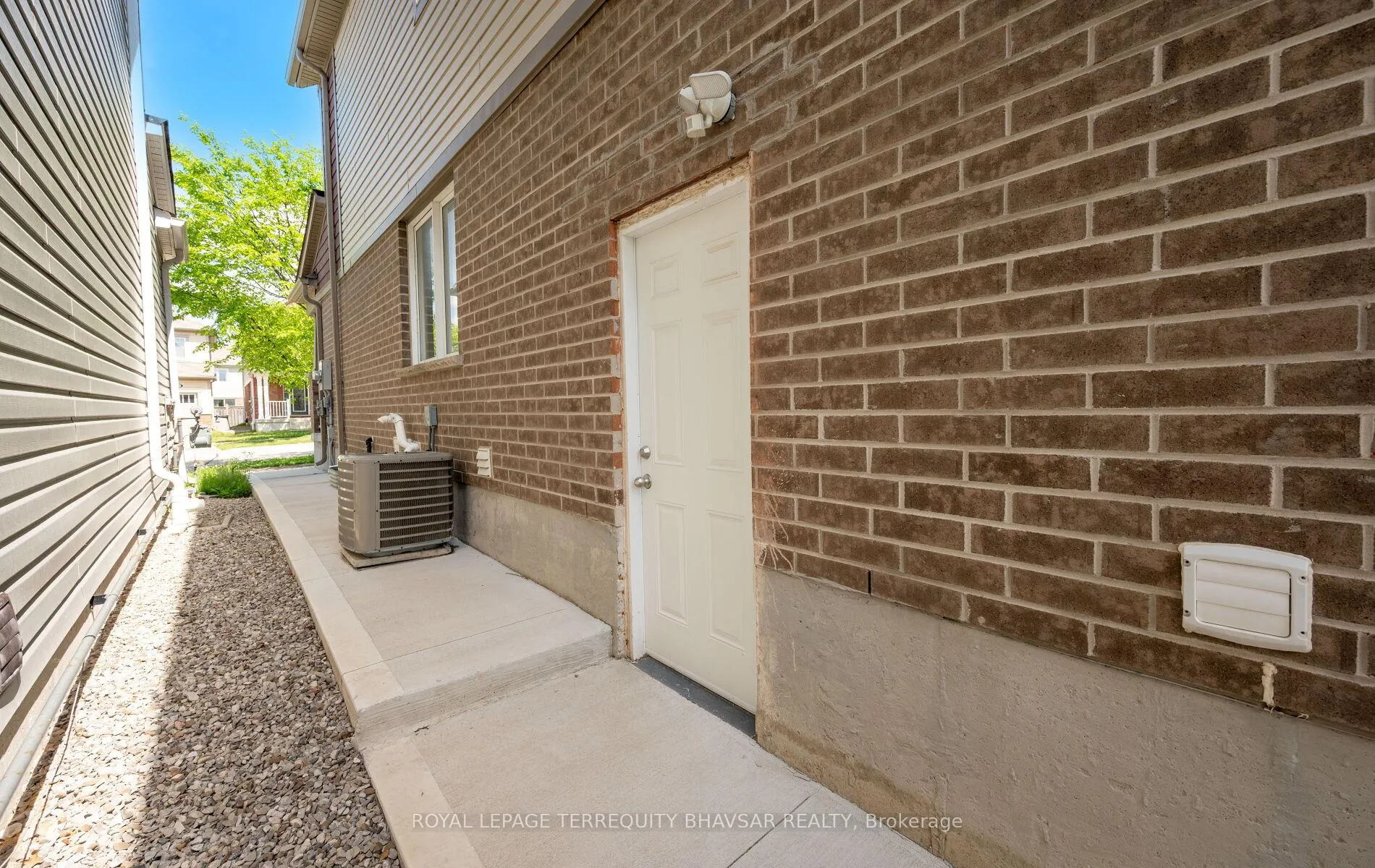 Photo 50 of 7 Shoreacres Drive, Kitchener, Rosenburg — HOMEH