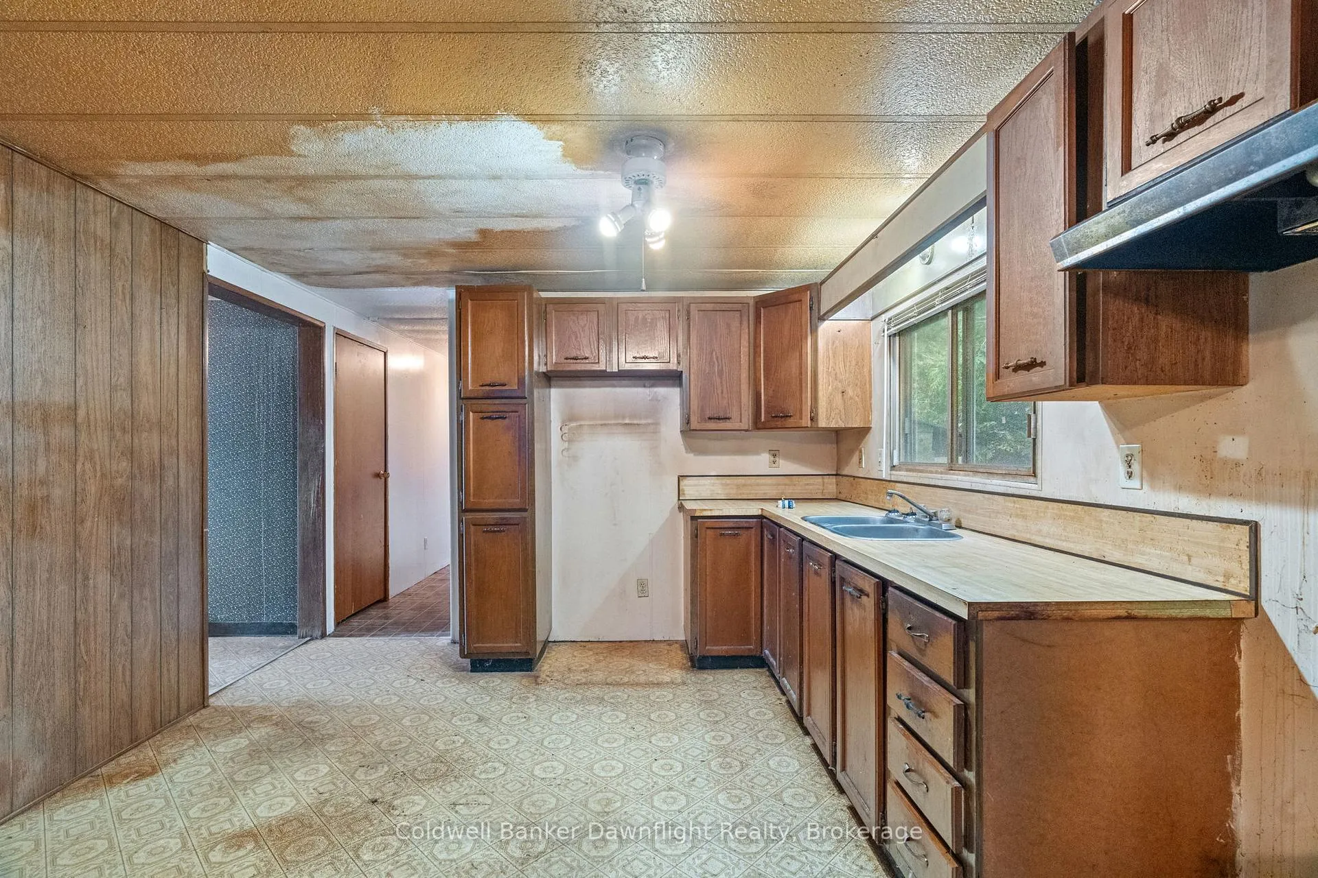 Photo 12 of 215 Prince Alfred Street, South Huron, Stephen Twp — HOMEH