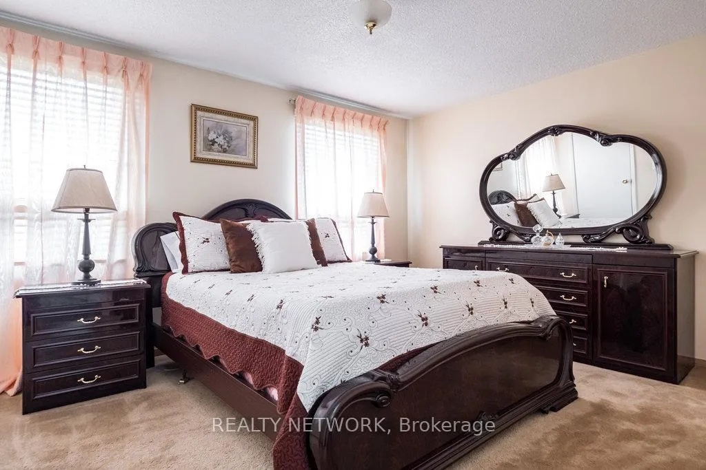 Photo 11 of 20 Queenslea Drive, Hamilton, Quinndale — HOMEH