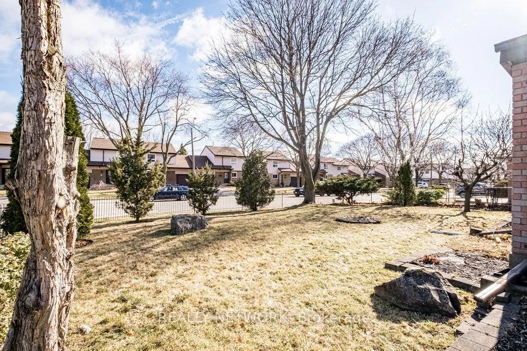 Photo 21 of 20 Queenslea Drive, Hamilton, Quinndale — HOMEH