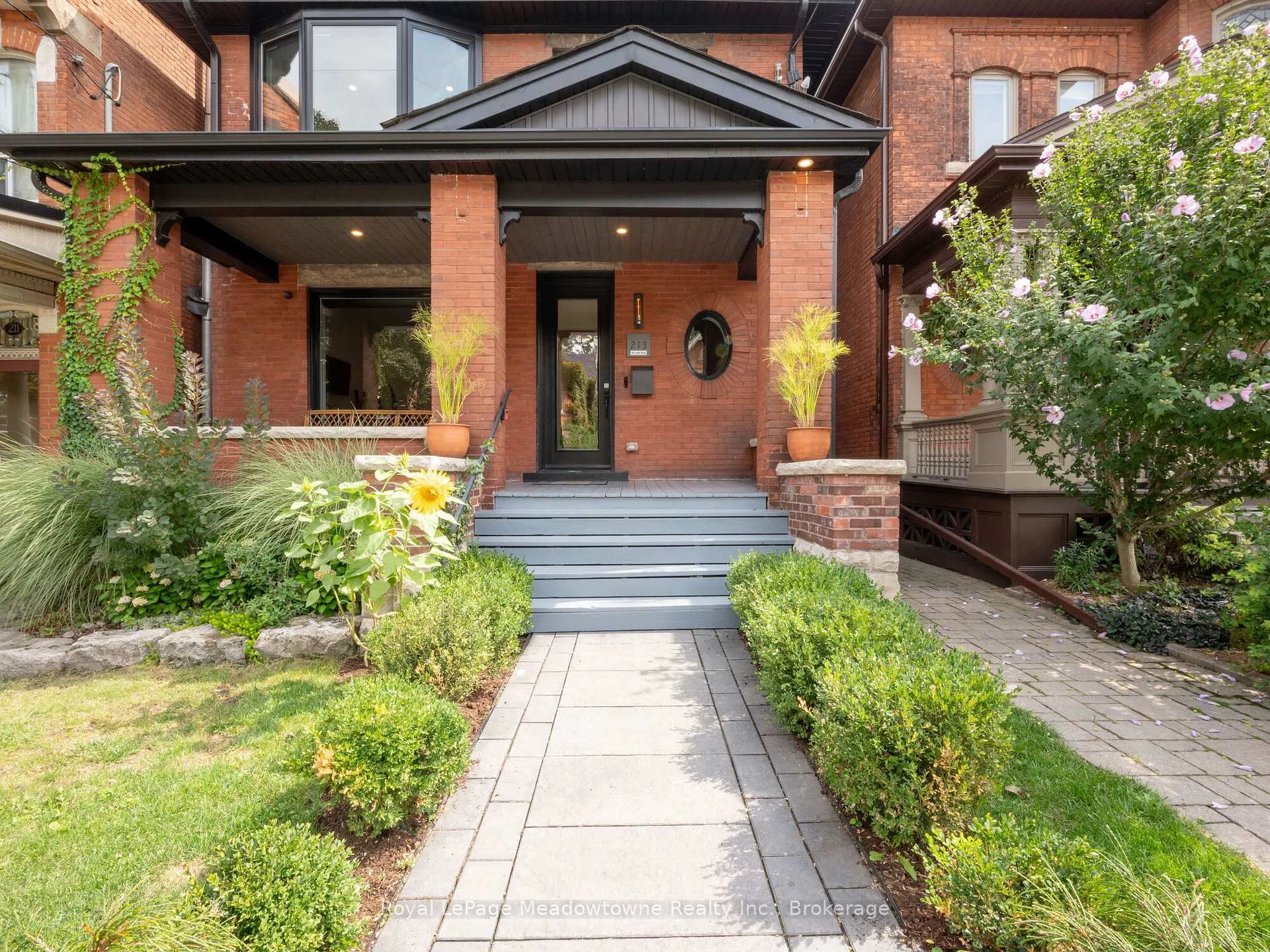 Photo 2 of 213 Caroline Street S, Hamilton, Durand — HOMEH