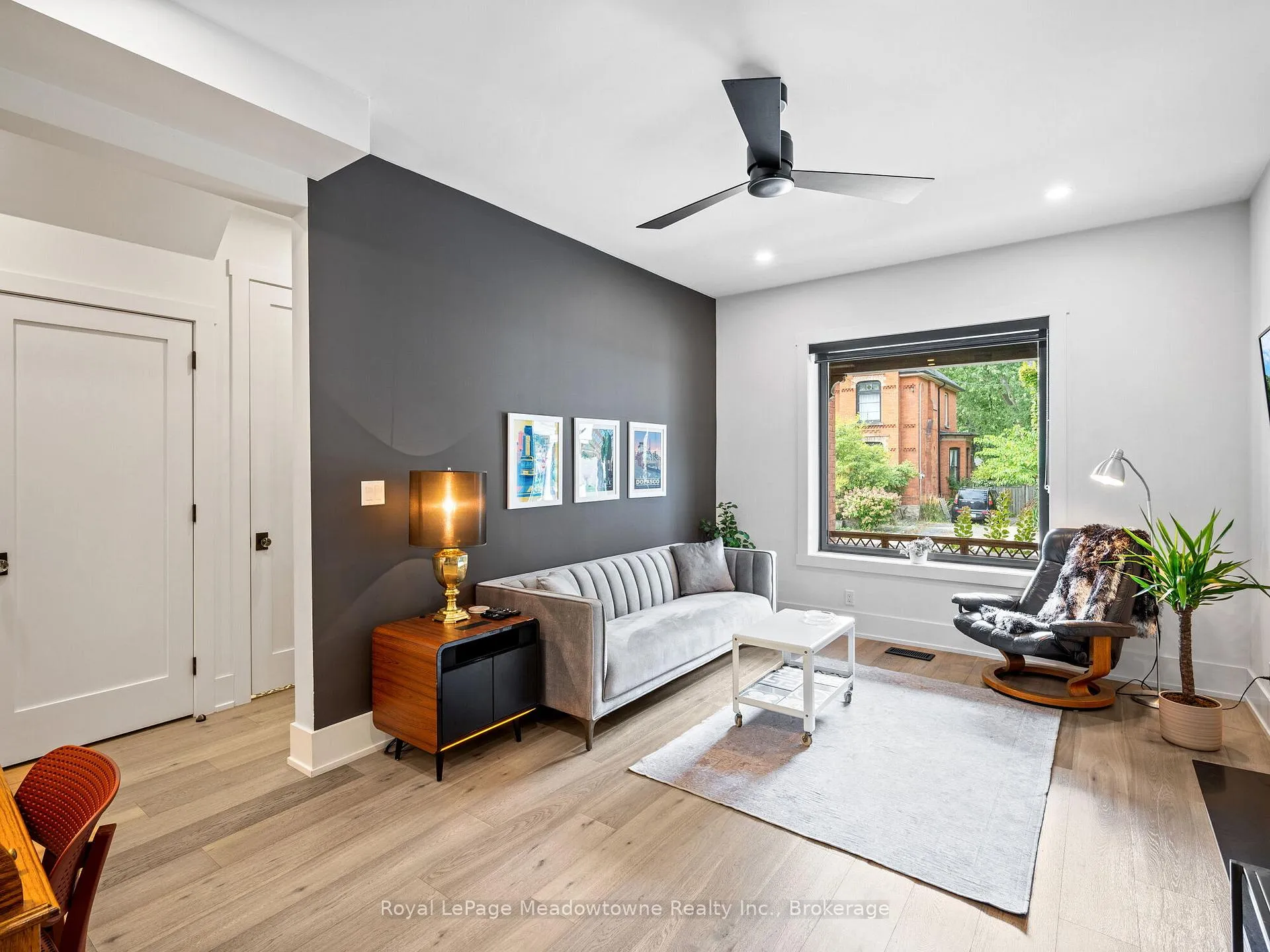 Photo 3 of 213 Caroline Street S, Hamilton, Durand — HOMEH