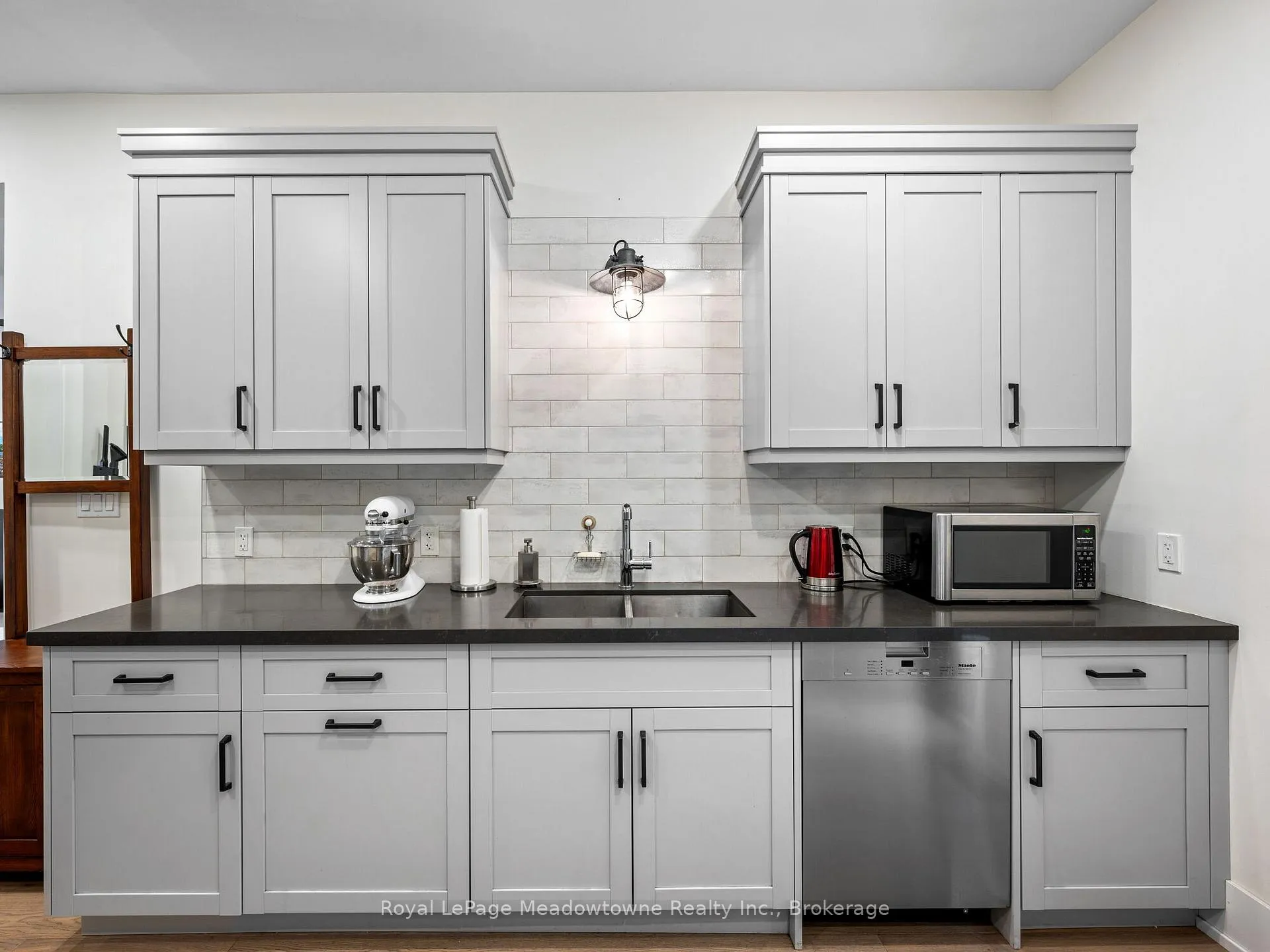 Photo 8 of 213 Caroline Street S, Hamilton, Durand — HOMEH