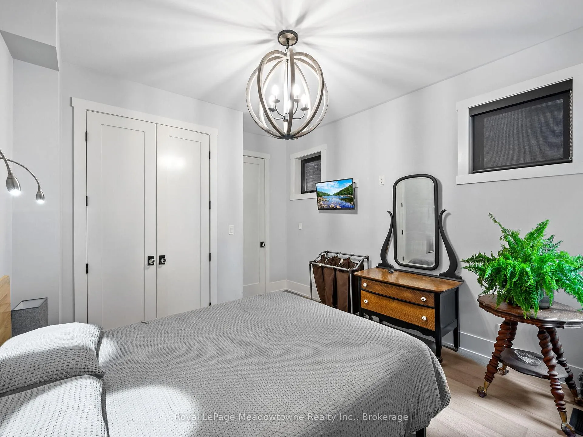 Photo 13 of 213 Caroline Street S, Hamilton, Durand — HOMEH