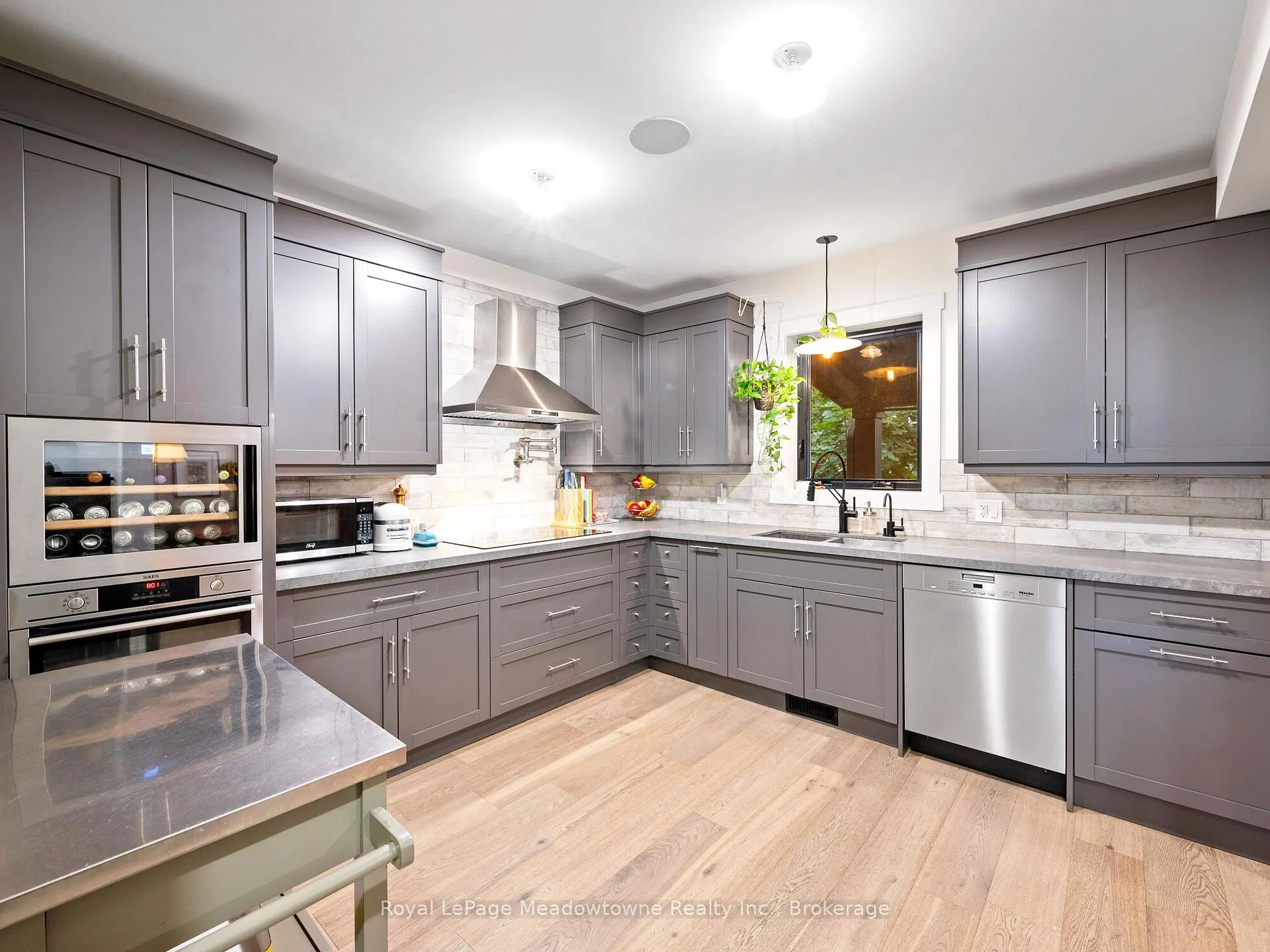 Photo 18 of 213 Caroline Street S, Hamilton, Durand — HOMEH