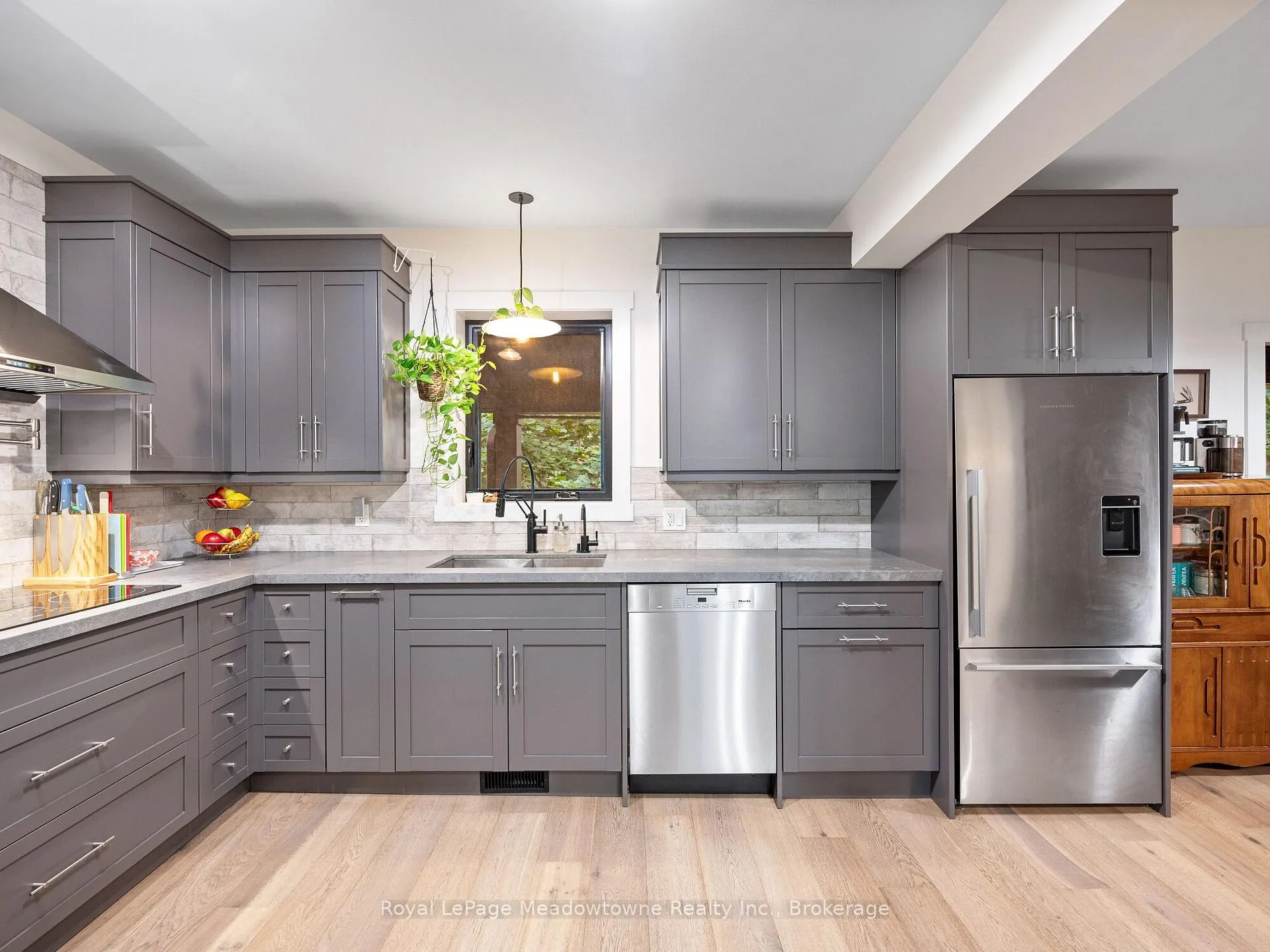 Photo 22 of 213 Caroline Street S, Hamilton, Durand — HOMEH