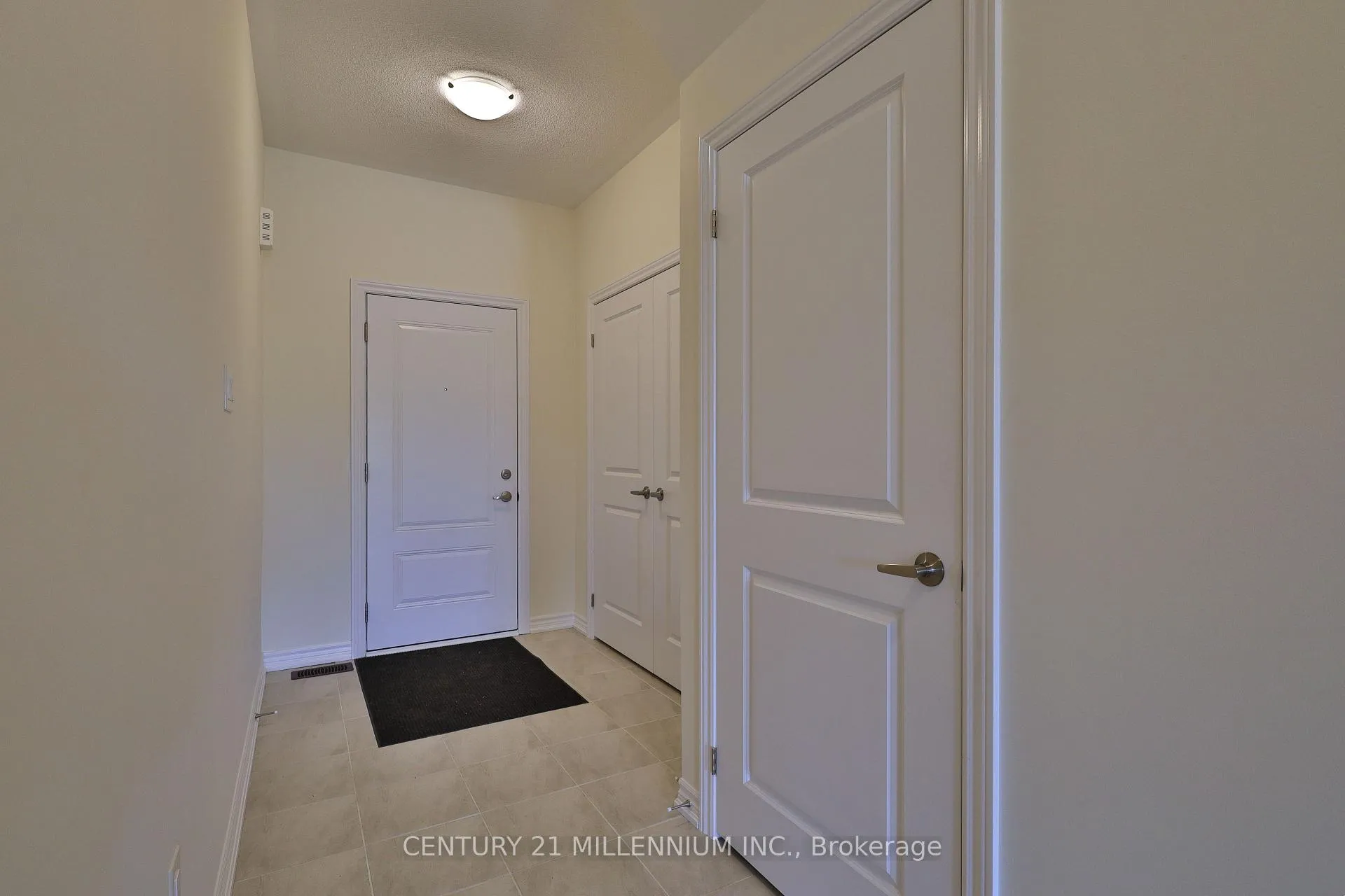 Photo 7 of 106 Winters Way, Shelburne — HOMEH