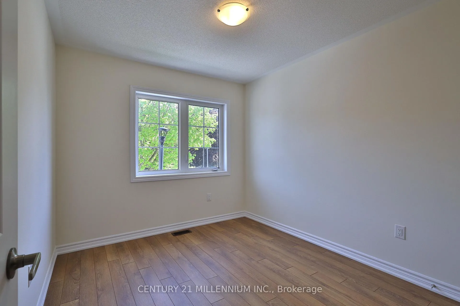 Photo 17 of 106 Winters Way, Shelburne — HOMEH