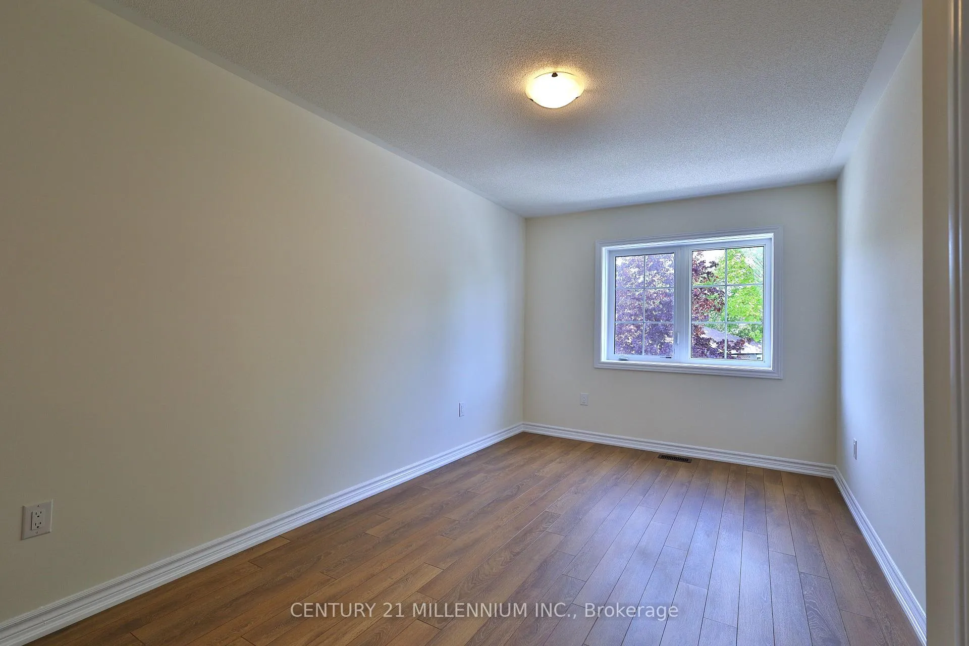 Photo 19 of 106 Winters Way, Shelburne — HOMEH