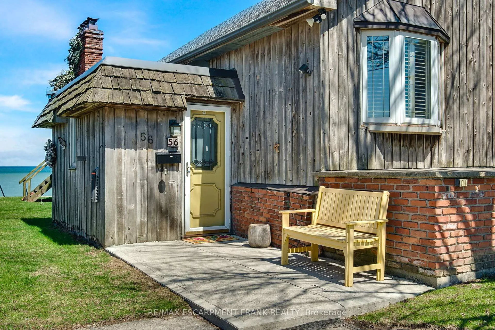 Photo 4 of 56 Seabreeze Crescent, Hamilton, Stoney Creek — HOMEH
