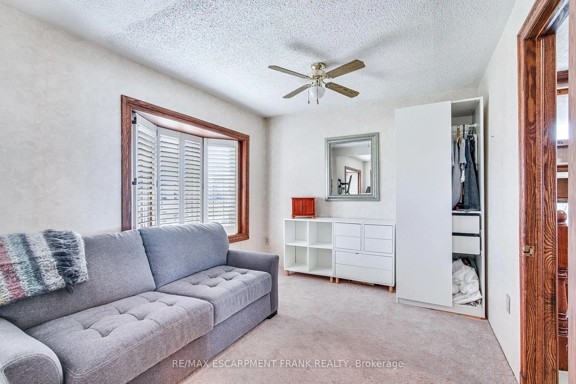 Photo 7 of 56 Seabreeze Crescent, Hamilton, Stoney Creek — HOMEH