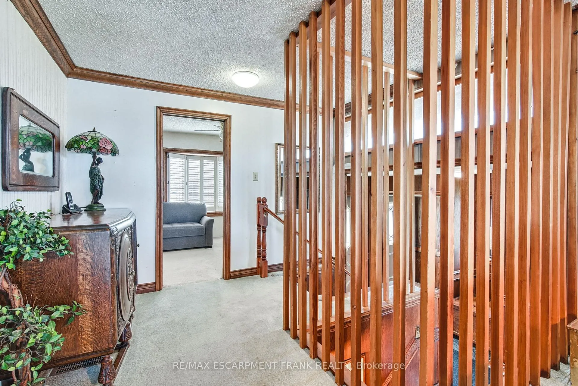 Photo 12 of 56 Seabreeze Crescent, Hamilton, Stoney Creek — HOMEH