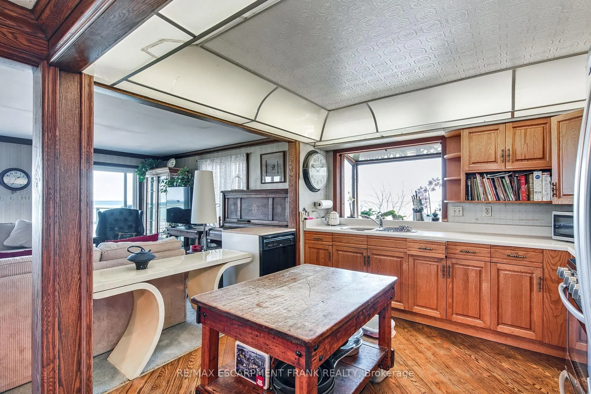Photo 14 of 56 Seabreeze Crescent, Hamilton, Stoney Creek — HOMEH