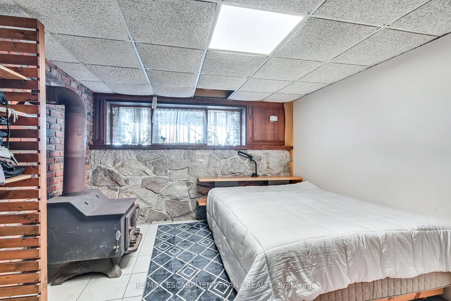 Photo 27 of 56 Seabreeze Crescent, Hamilton, Stoney Creek — HOMEH