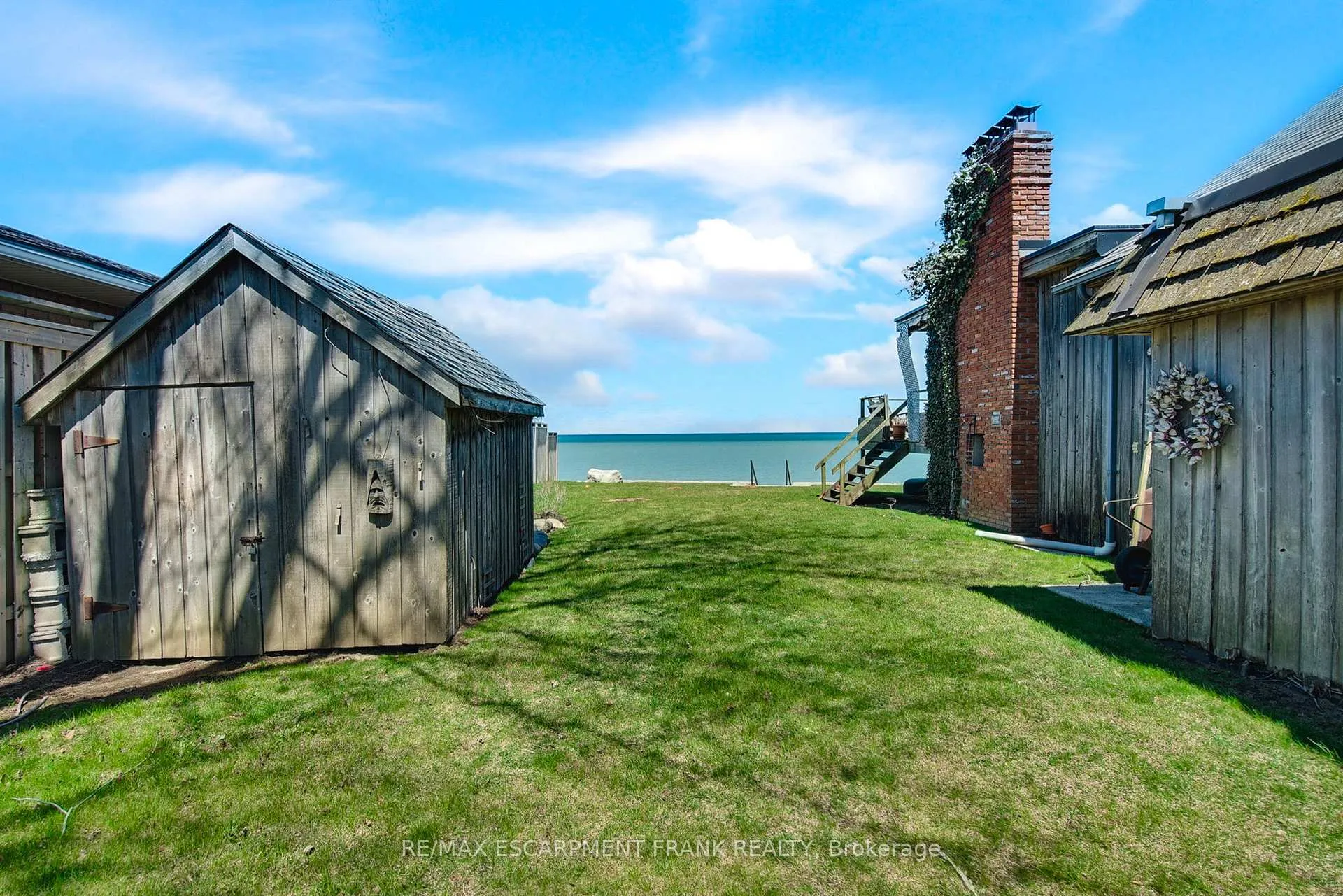 Photo 29 of 56 Seabreeze Crescent, Hamilton, Stoney Creek — HOMEH