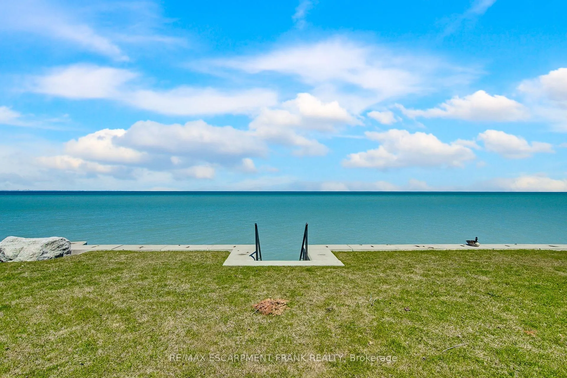Photo 32 of 56 Seabreeze Crescent, Hamilton, Stoney Creek — HOMEH