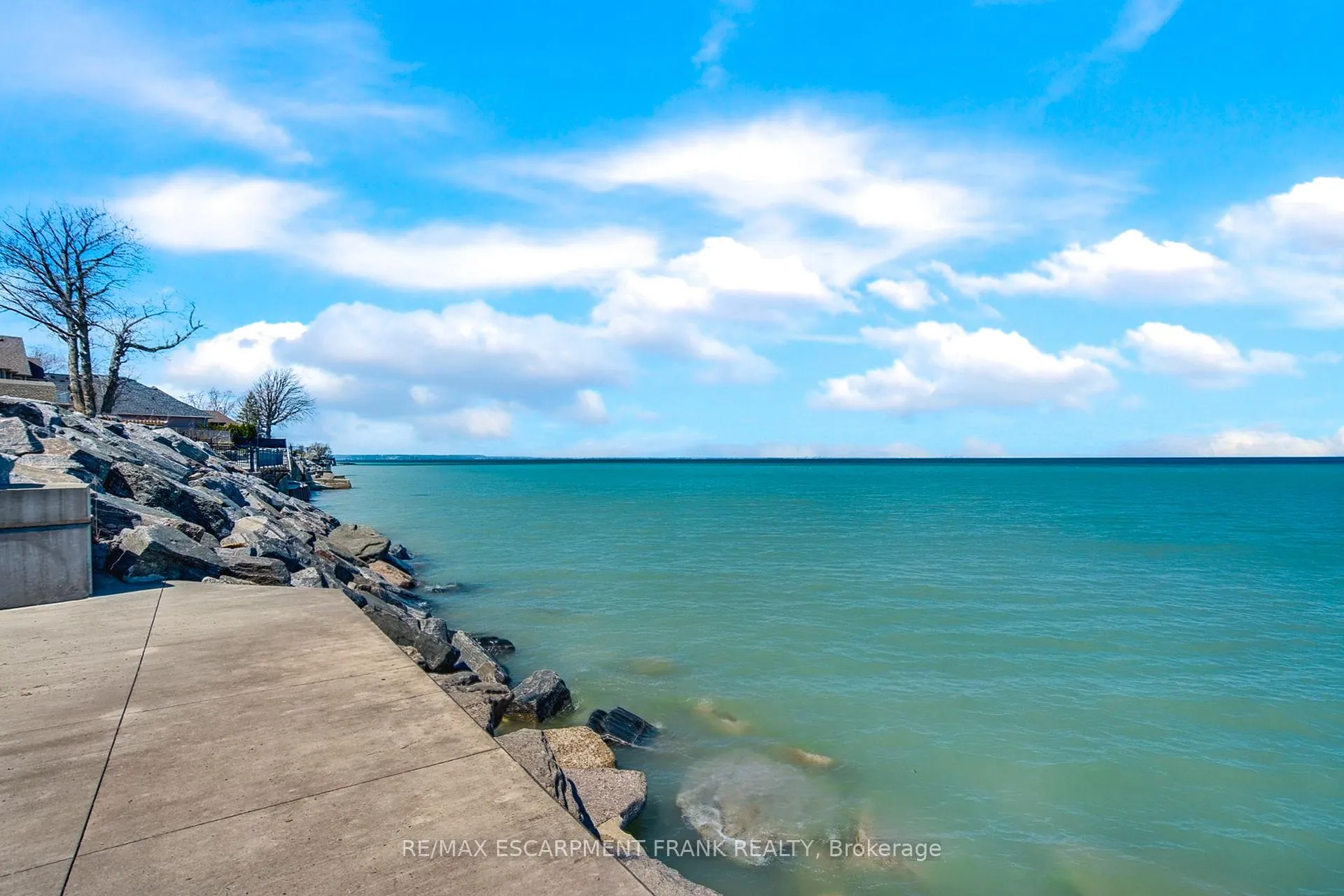 Photo 34 of 56 Seabreeze Crescent, Hamilton, Stoney Creek — HOMEH