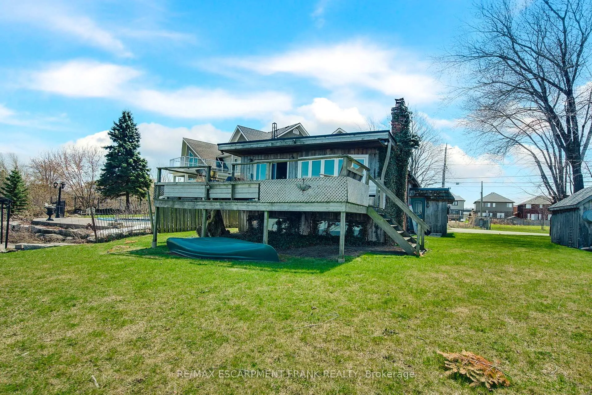 Photo 35 of 56 Seabreeze Crescent, Hamilton, Stoney Creek — HOMEH