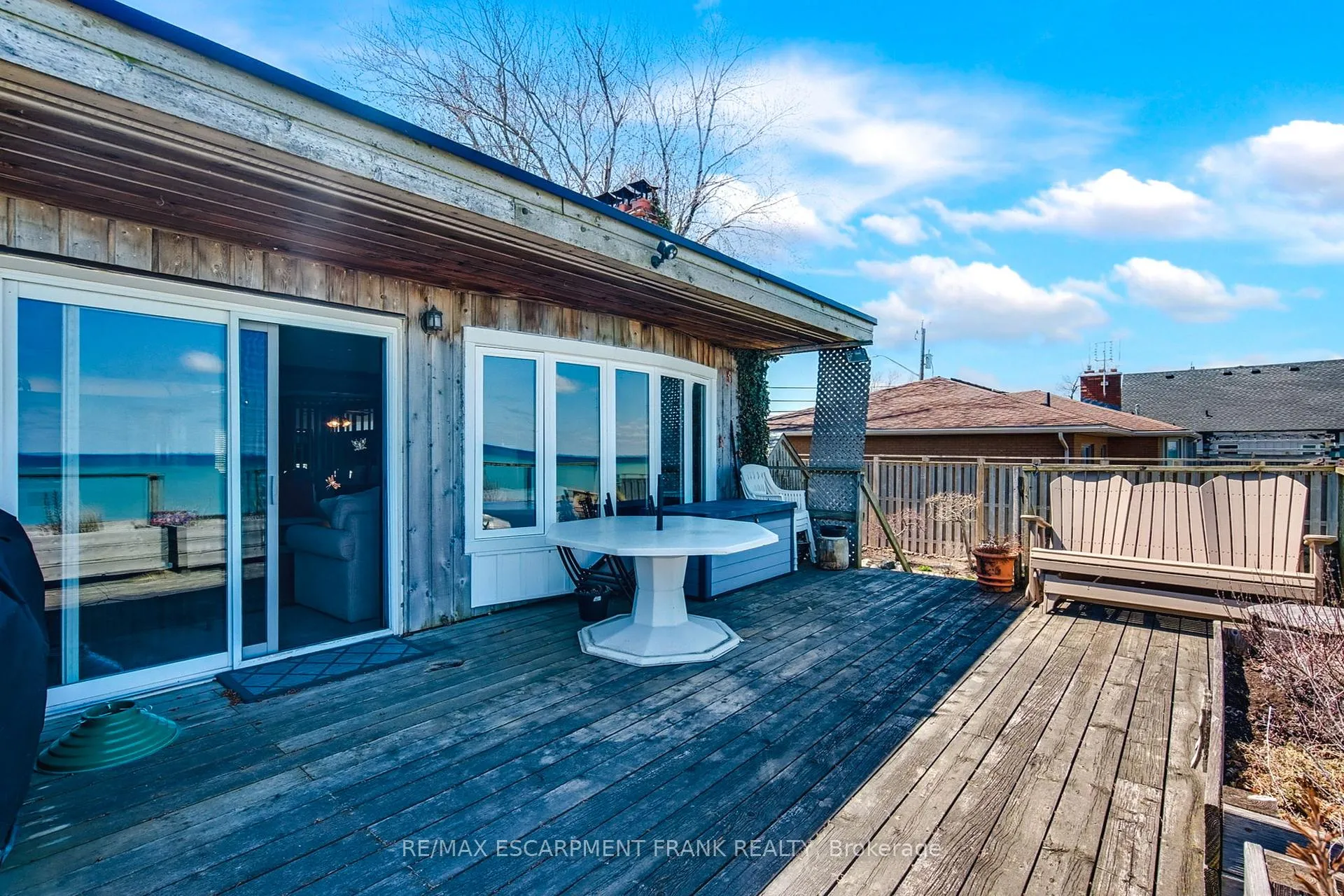 Photo 40 of 56 Seabreeze Crescent, Hamilton, Stoney Creek — HOMEH