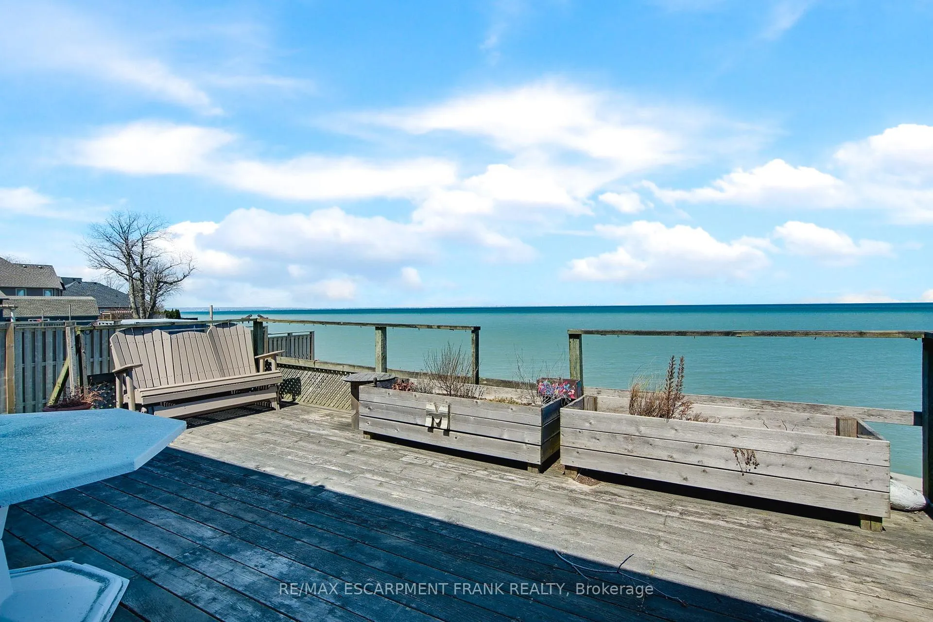 Photo 41 of 56 Seabreeze Crescent, Hamilton, Stoney Creek — HOMEH