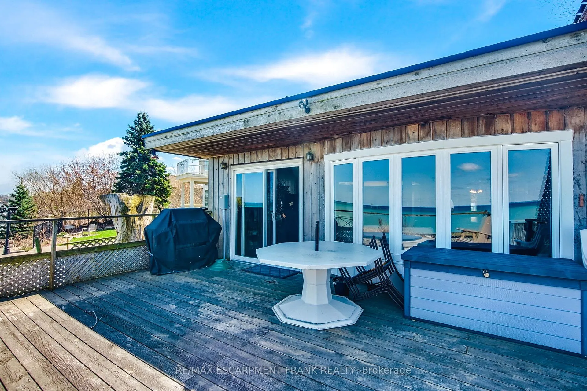 Photo 42 of 56 Seabreeze Crescent, Hamilton, Stoney Creek — HOMEH
