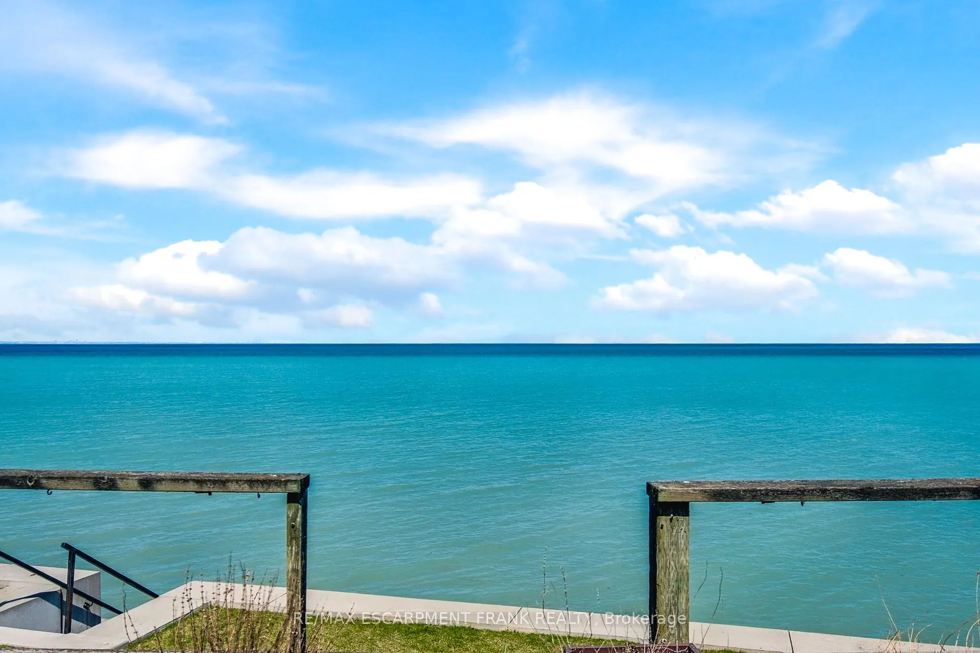 Photo 43 of 56 Seabreeze Crescent, Hamilton, Stoney Creek — HOMEH