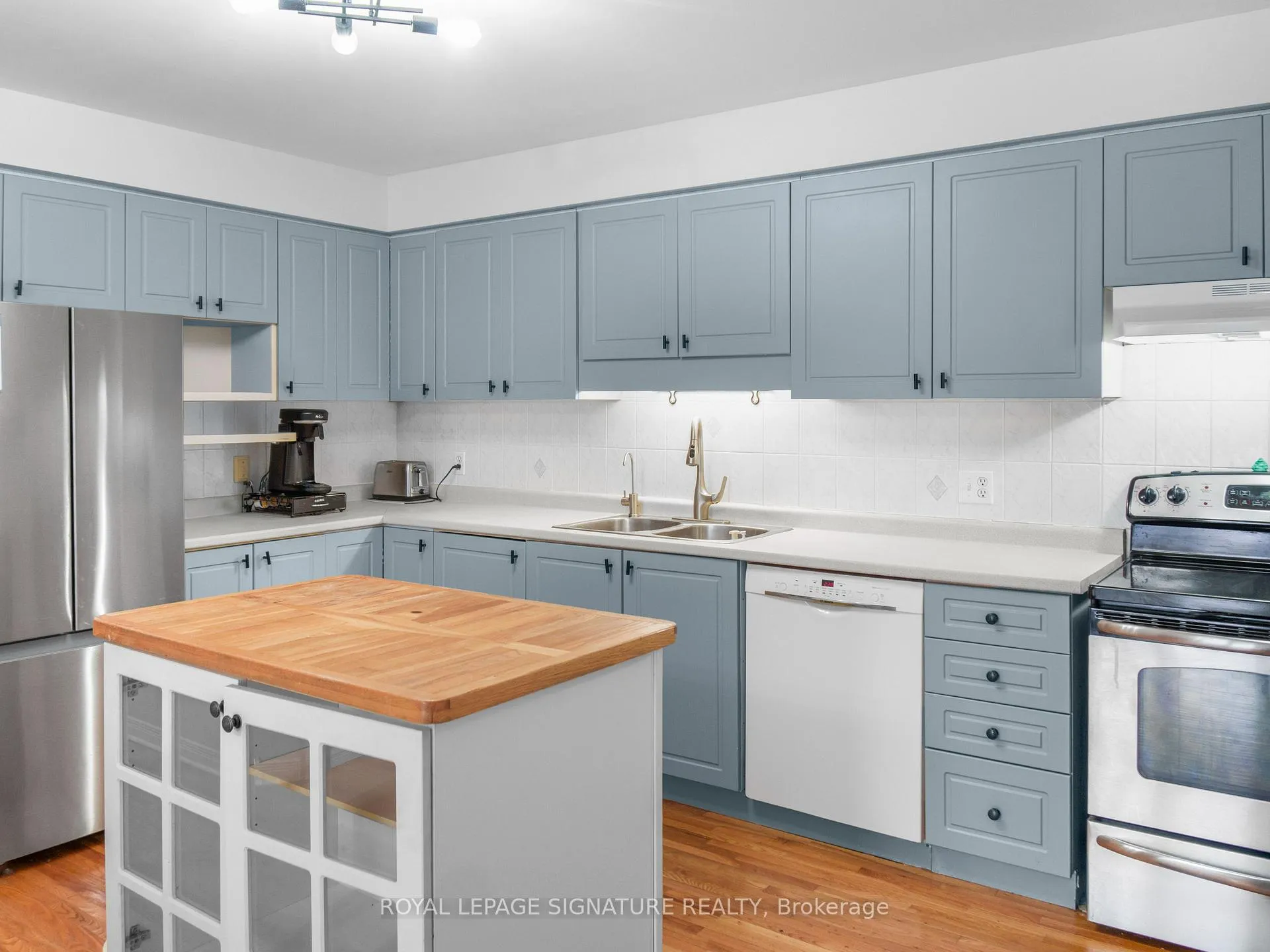Photo 6 of 9 Hawk Street, Brant, South Dumfries — HOMEH