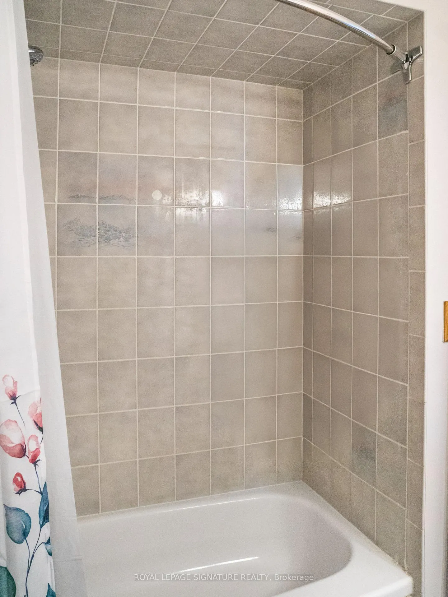Photo 11 of 9 Hawk Street, Brant, South Dumfries — HOMEH